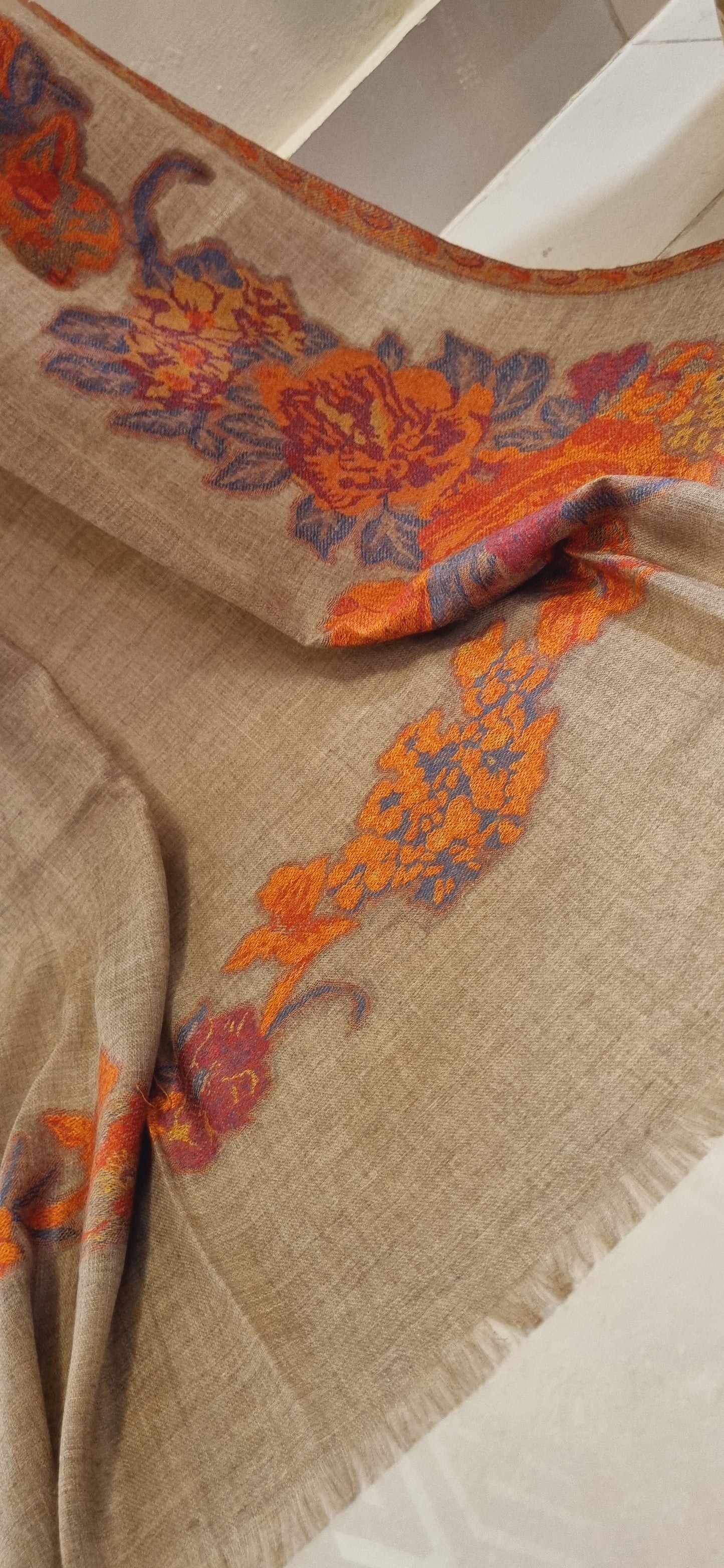 Woolen pashmina kaani shawl