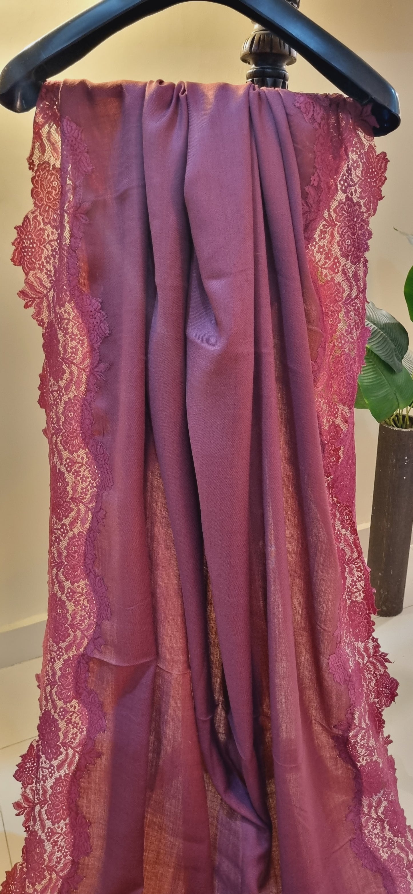 Pashmina chantilly shawl