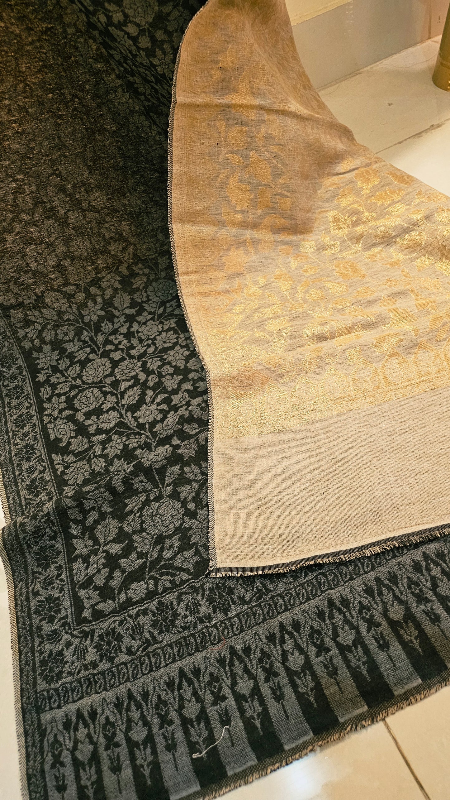 Reversible moonlight kaani: Pashmina