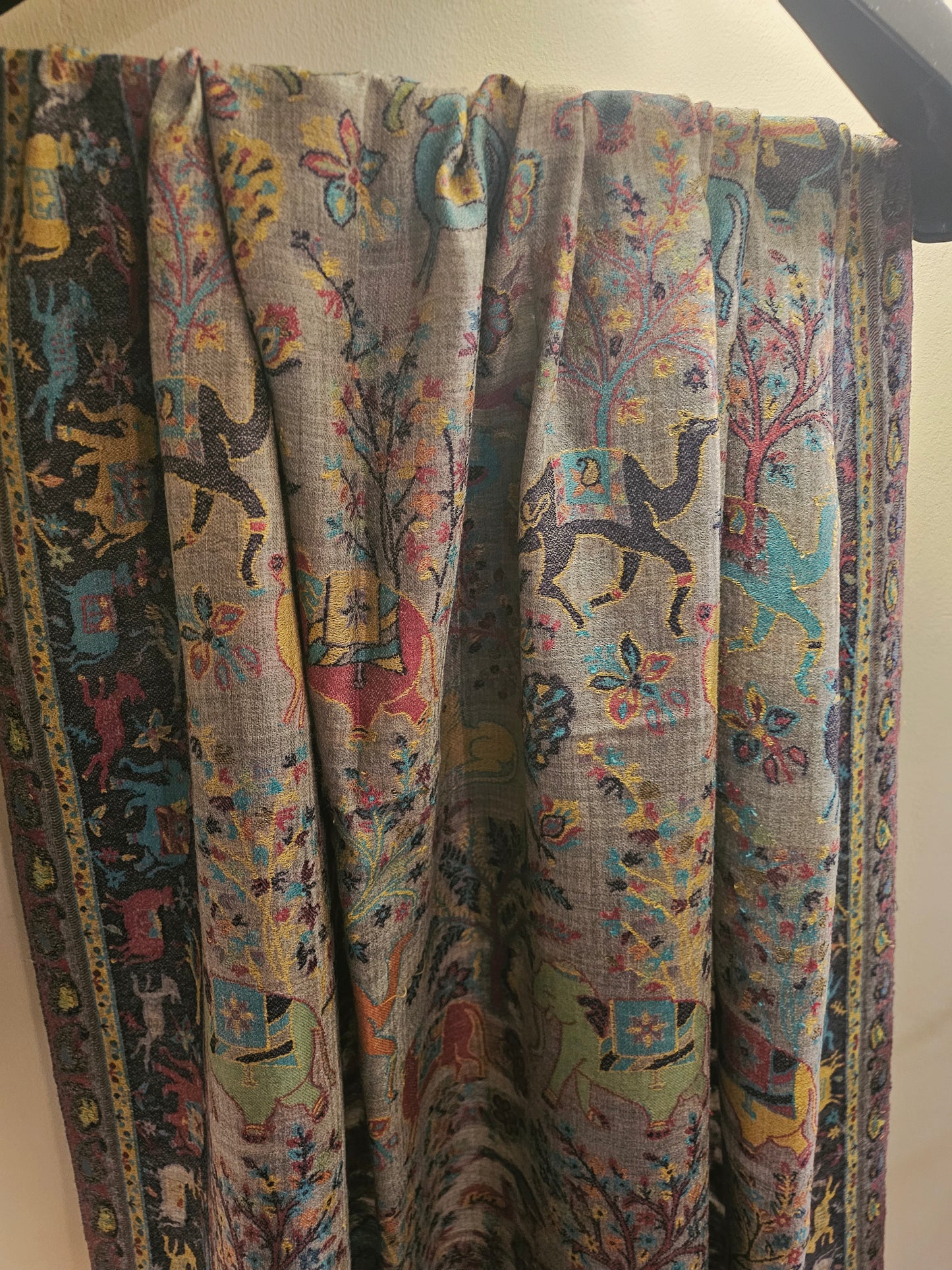 Shikargah kaani toosh shawl