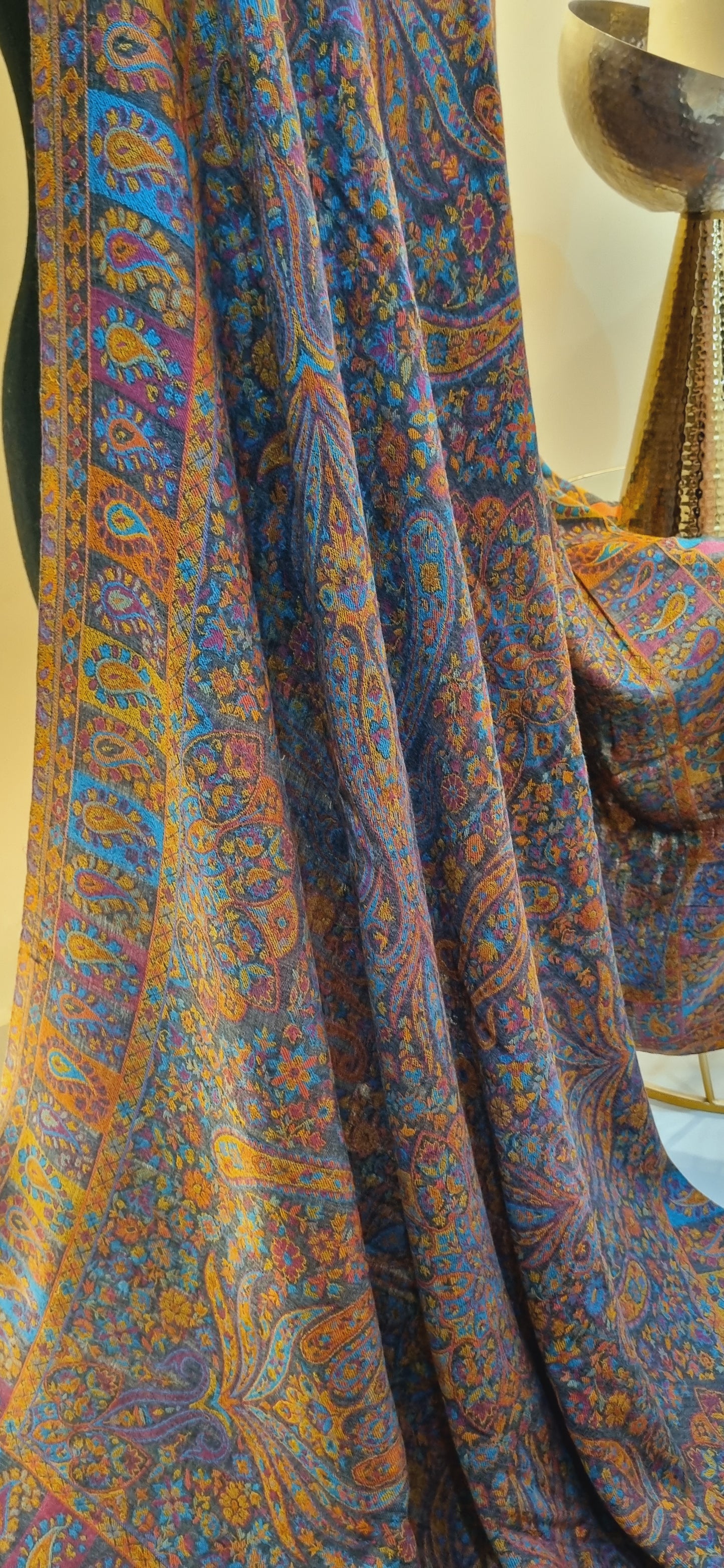Toosh kaani shawl