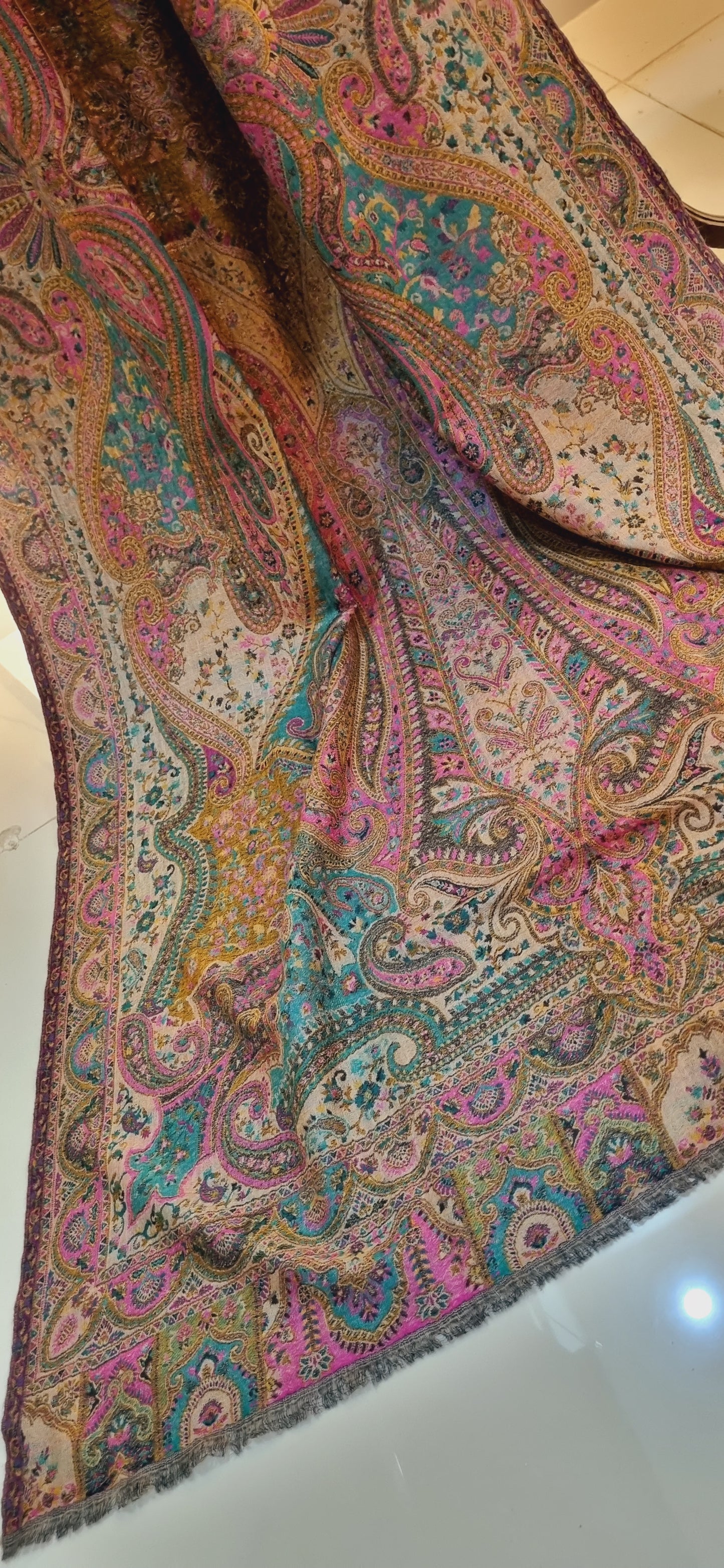 Reversible pashmina kaani shawl