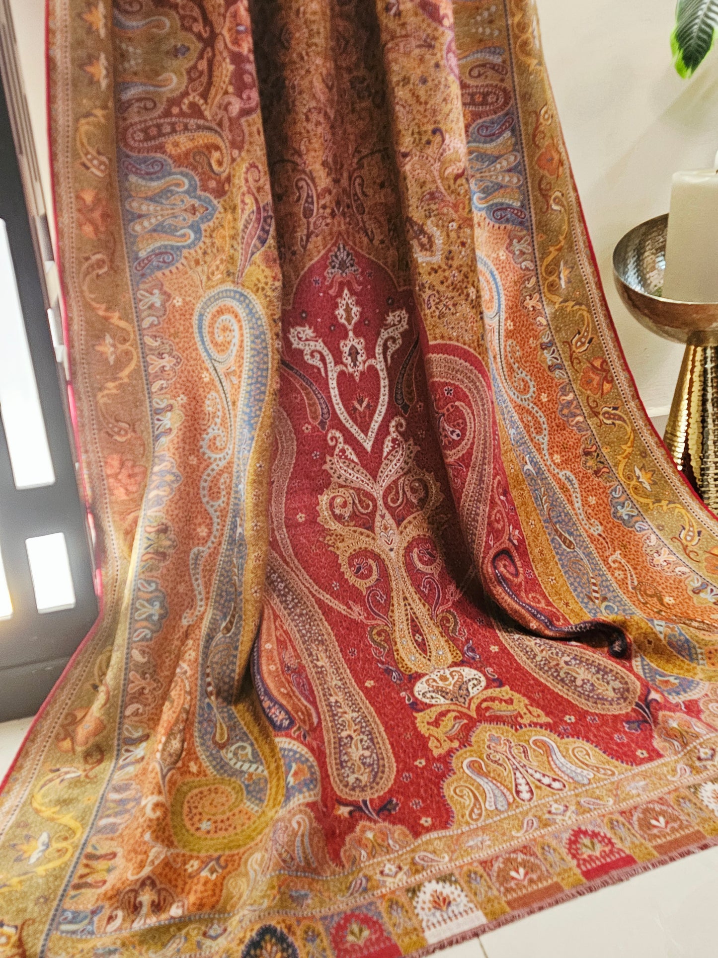 Antique weaved pashmina shawl