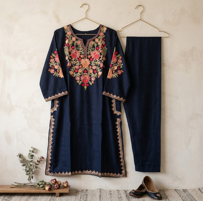 Embroidered kurta trouser: Pashmina