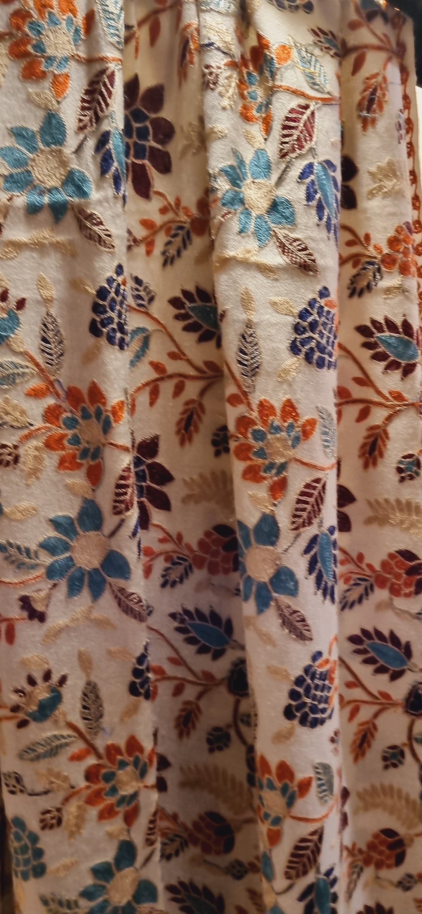 Silk Embroidered minishawl pashmina