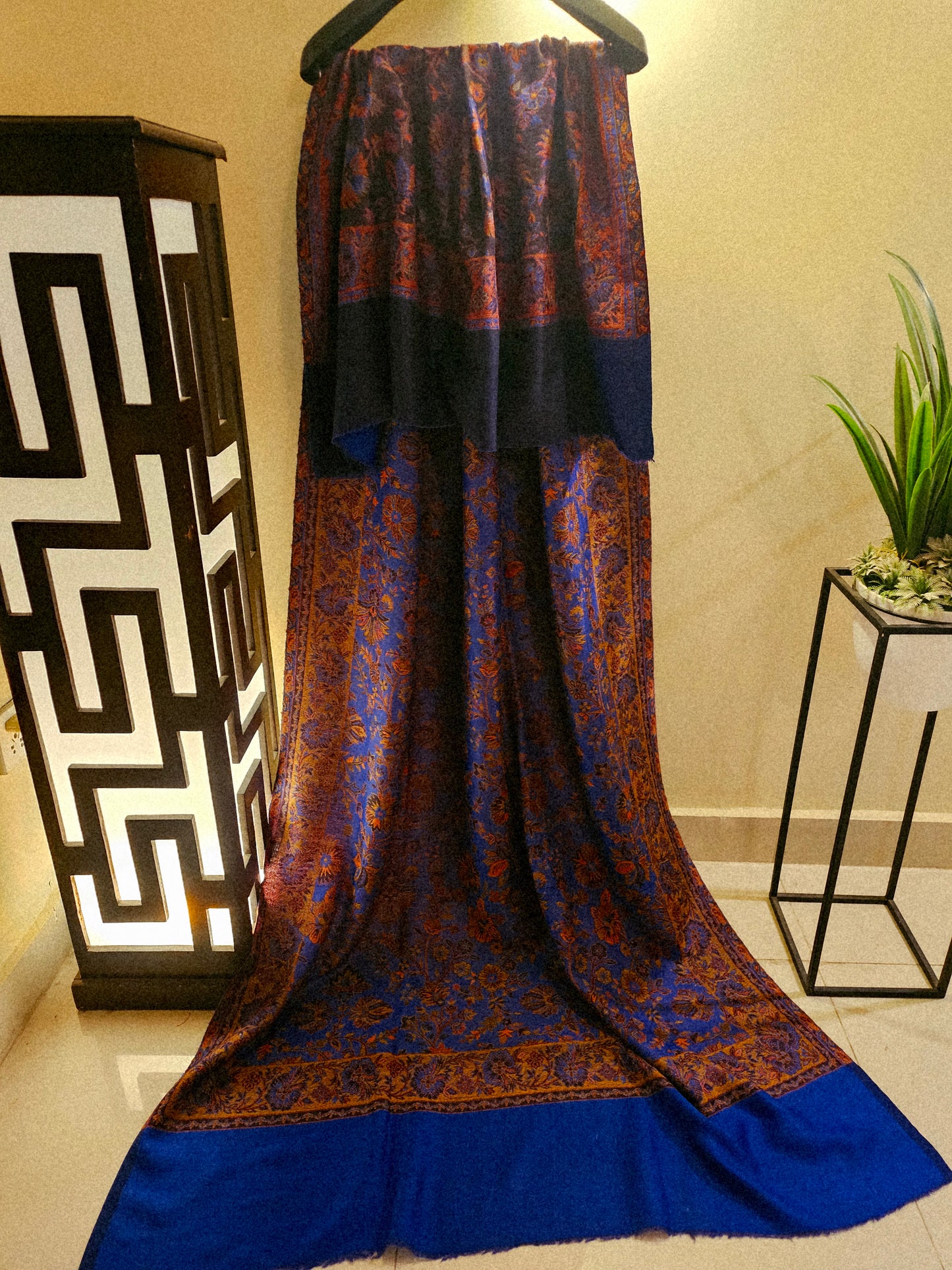 Reversible toosh kaani shawl