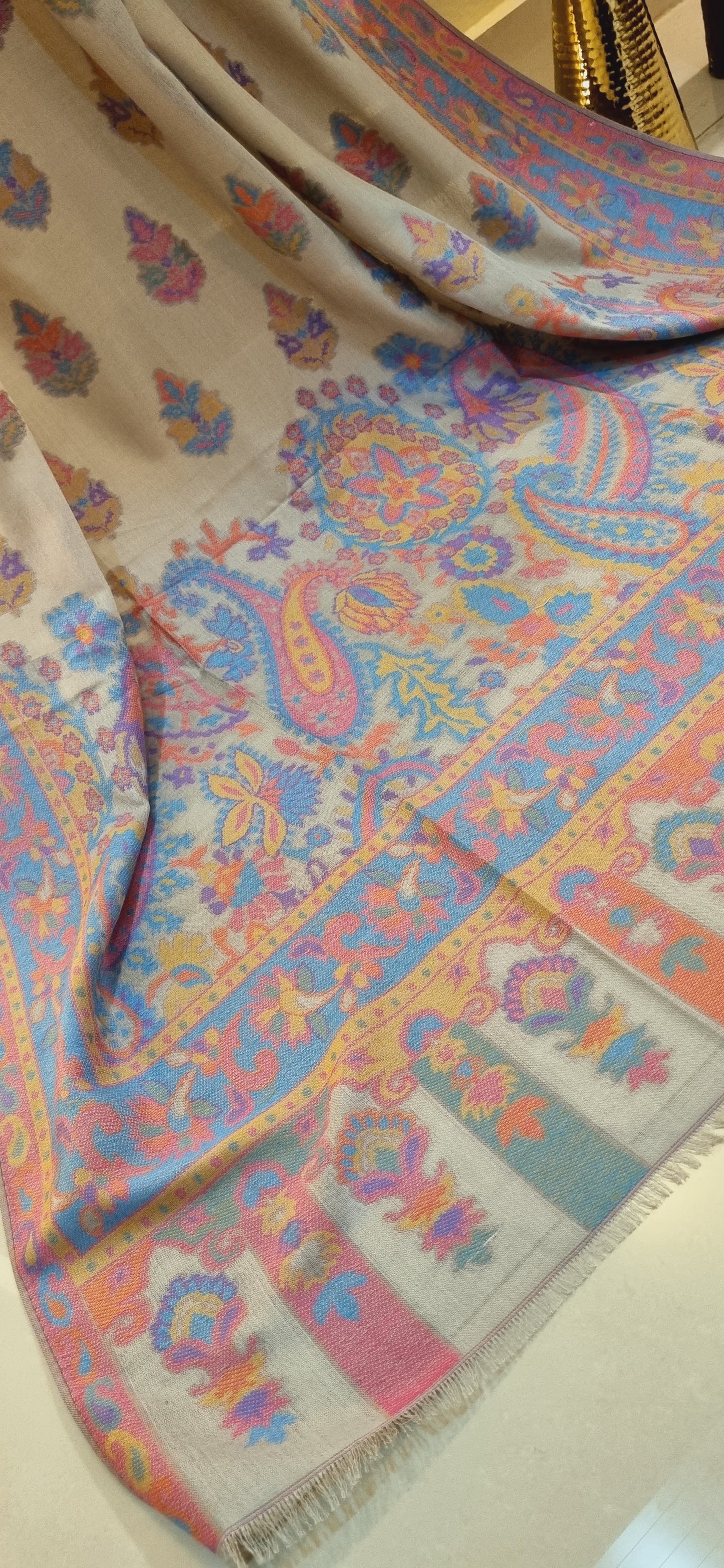 Woolen pashmina kaani shawl
