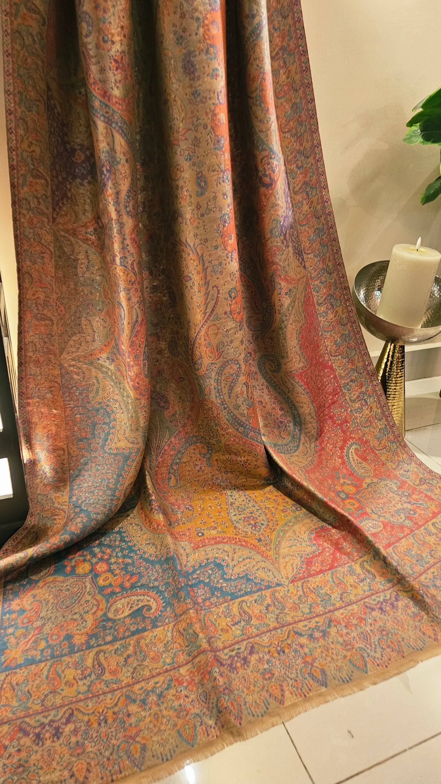 Gandhara kaani reversible: shawl