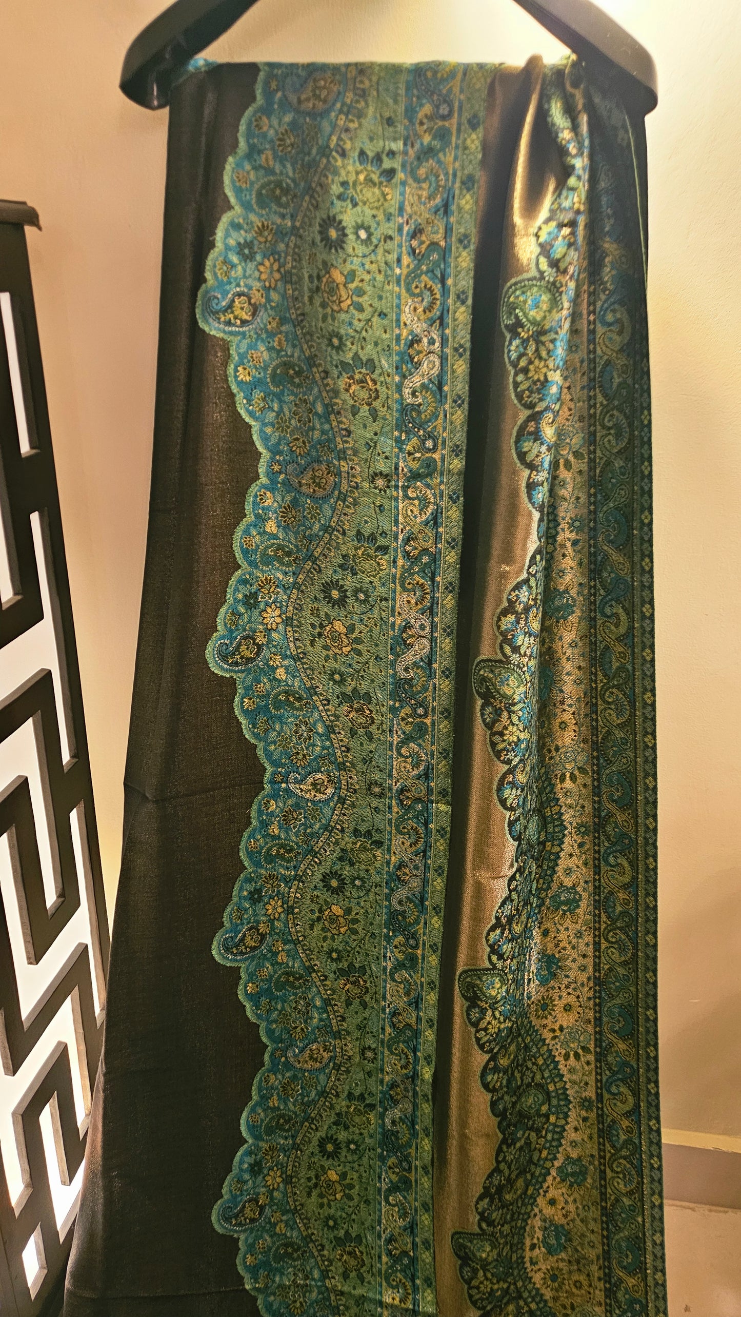 Reversible moonlight kaani: Shawl
