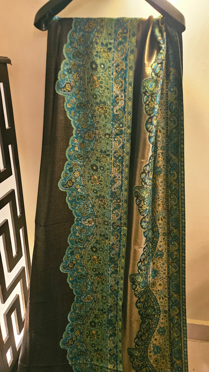 Reversible moonlight kaani: Shawl