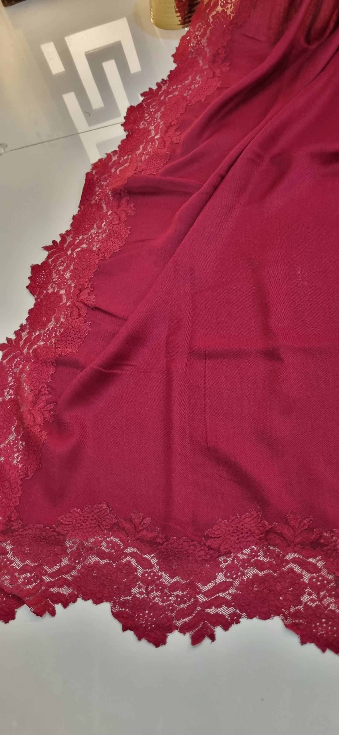 Pashmina chantilly shawl