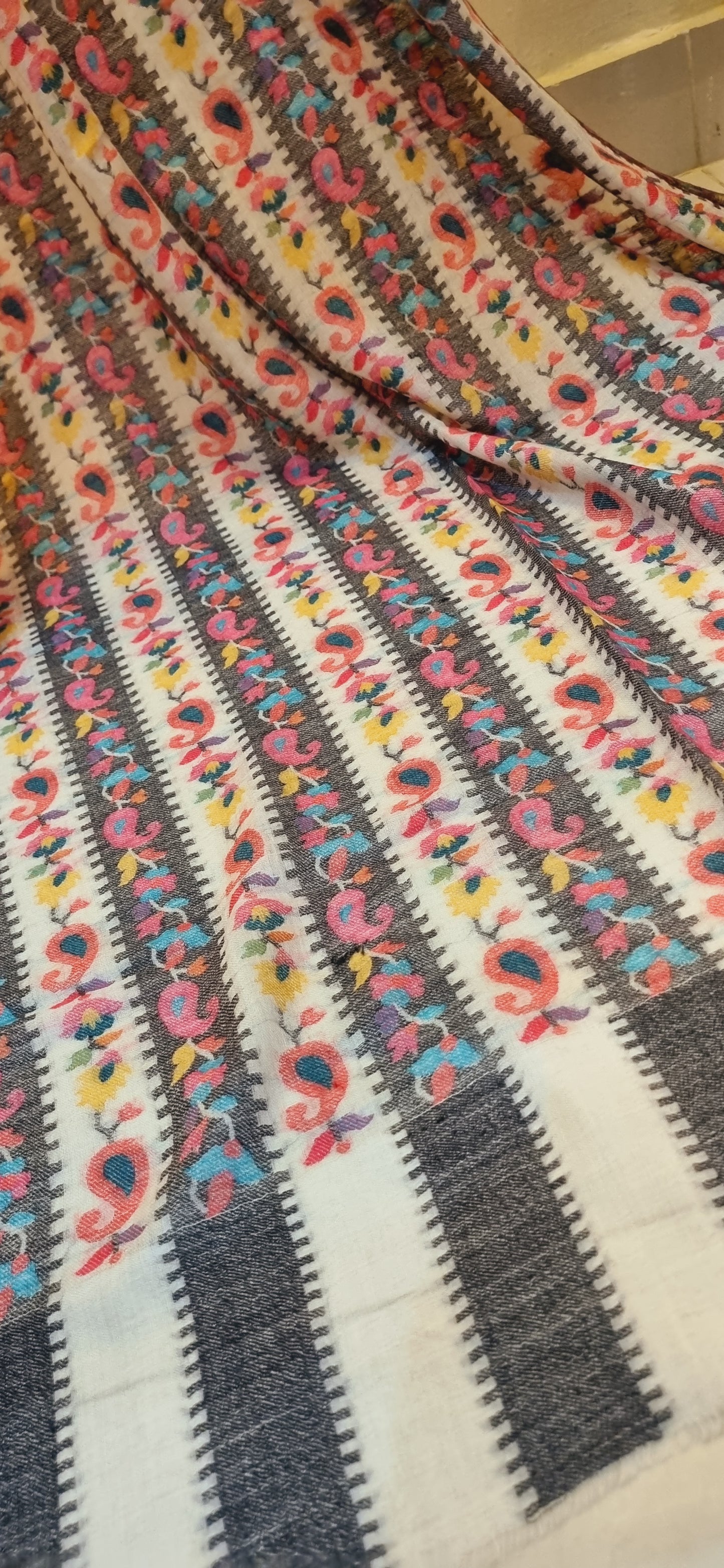 Toosh kaani shawl