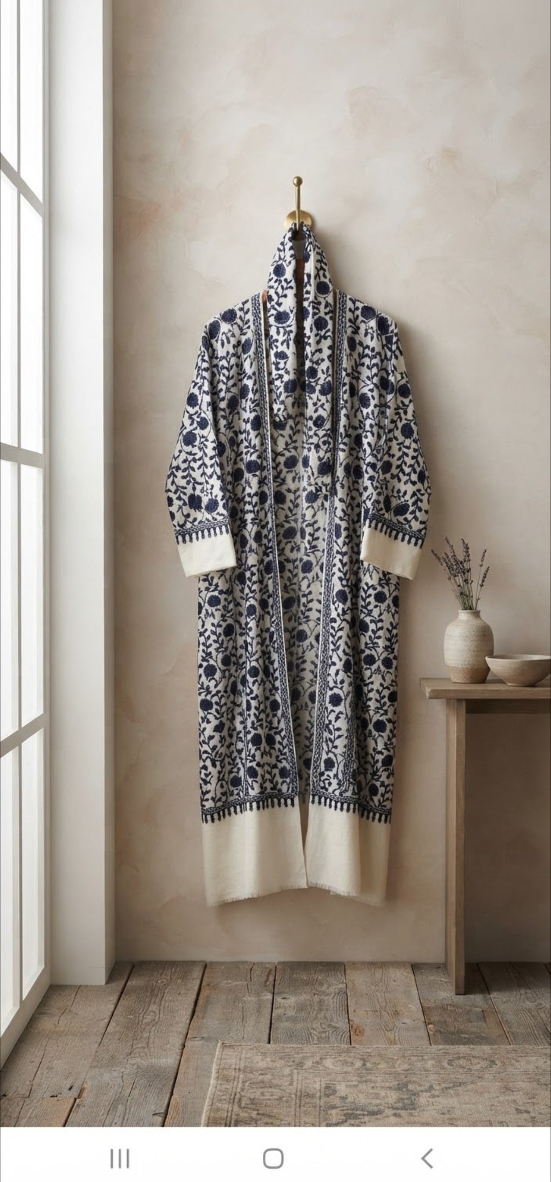 Embroidered coat: Pashmina