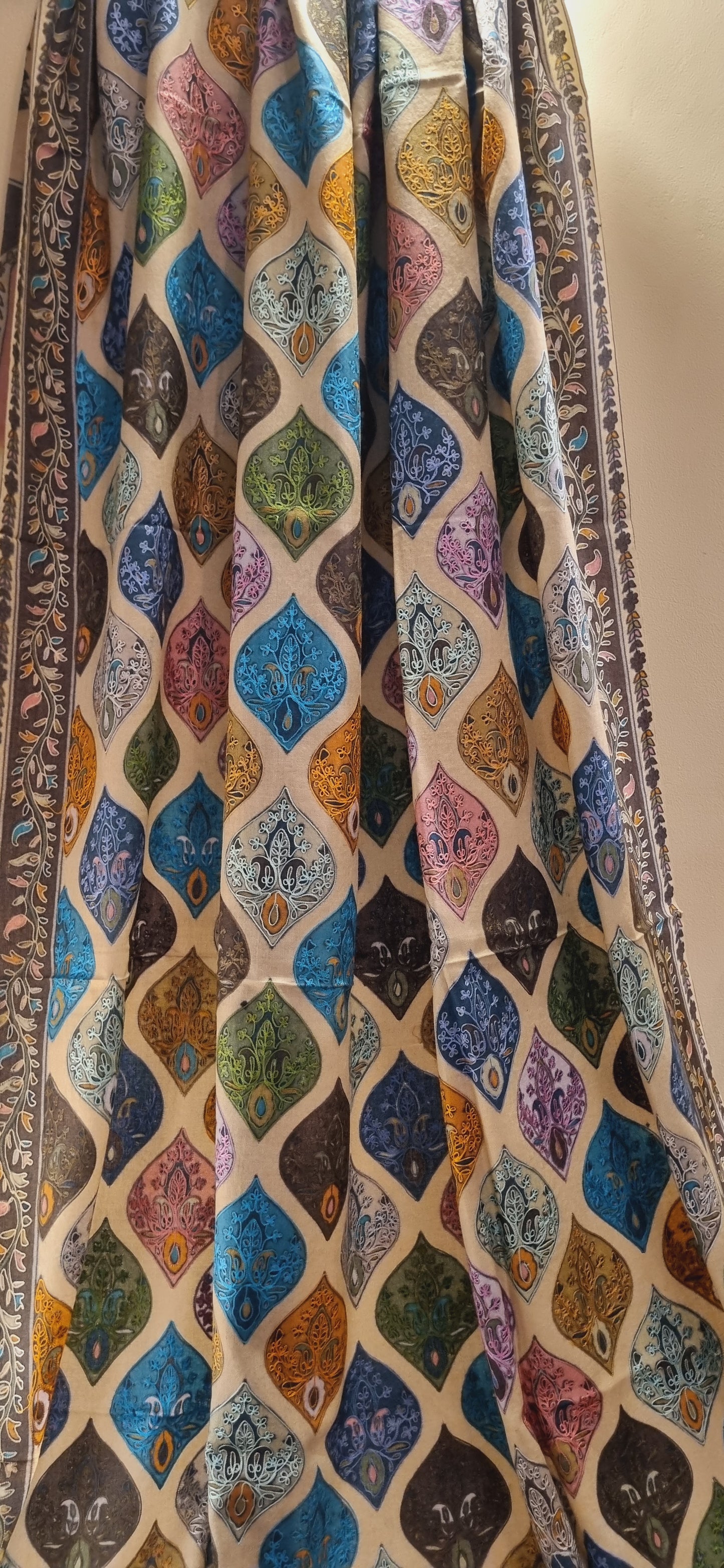 Reelkar embroidered pashmina