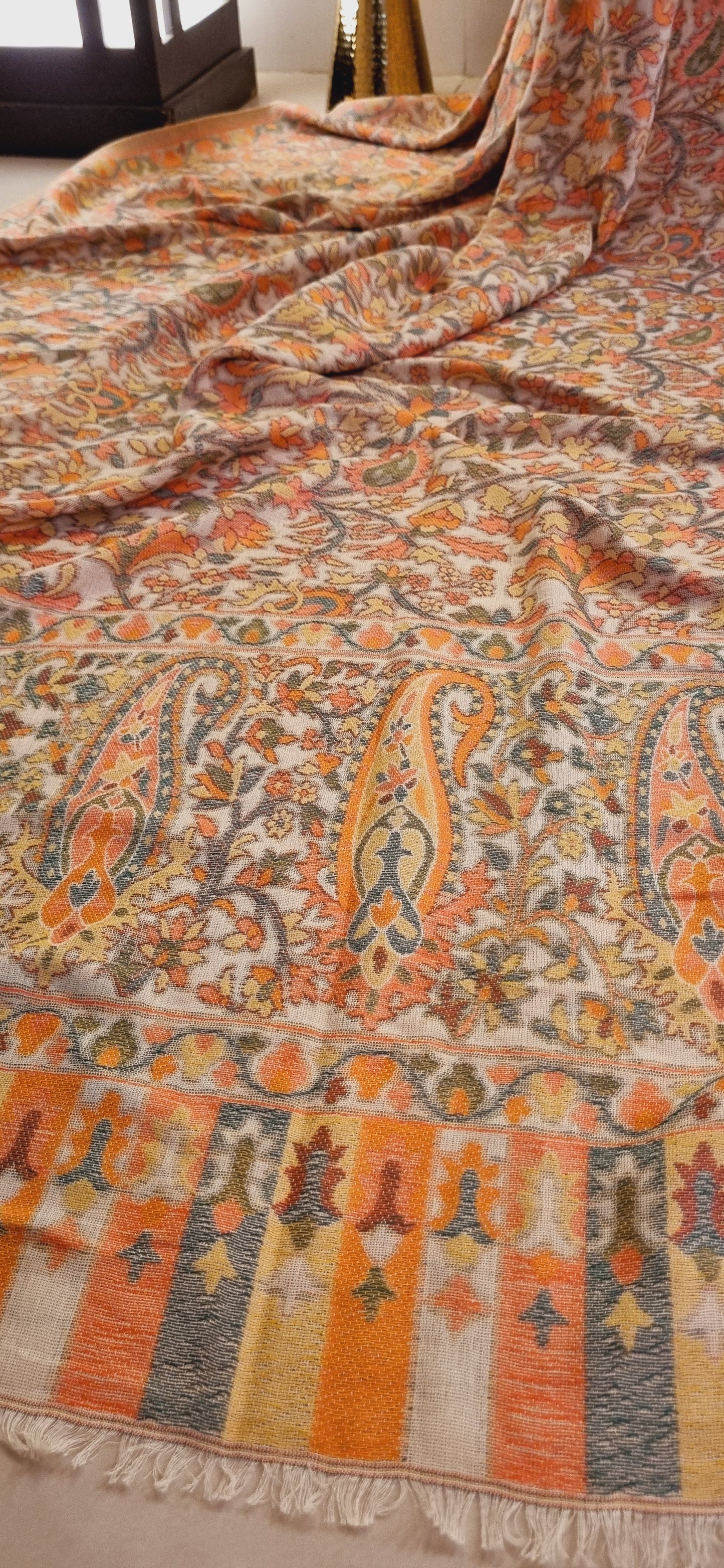 Soft pashmina kaani shawl