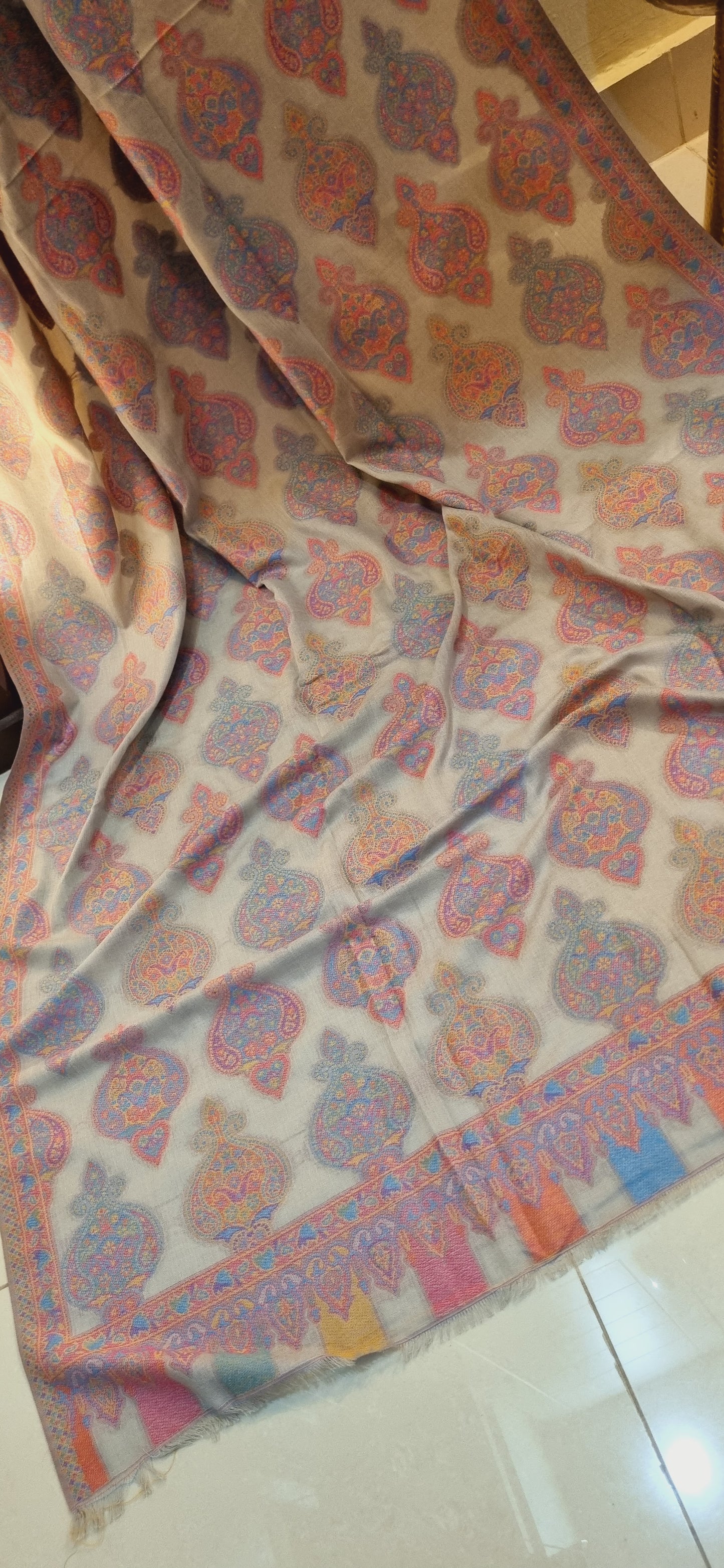 Woollen pashmina kaani shawls