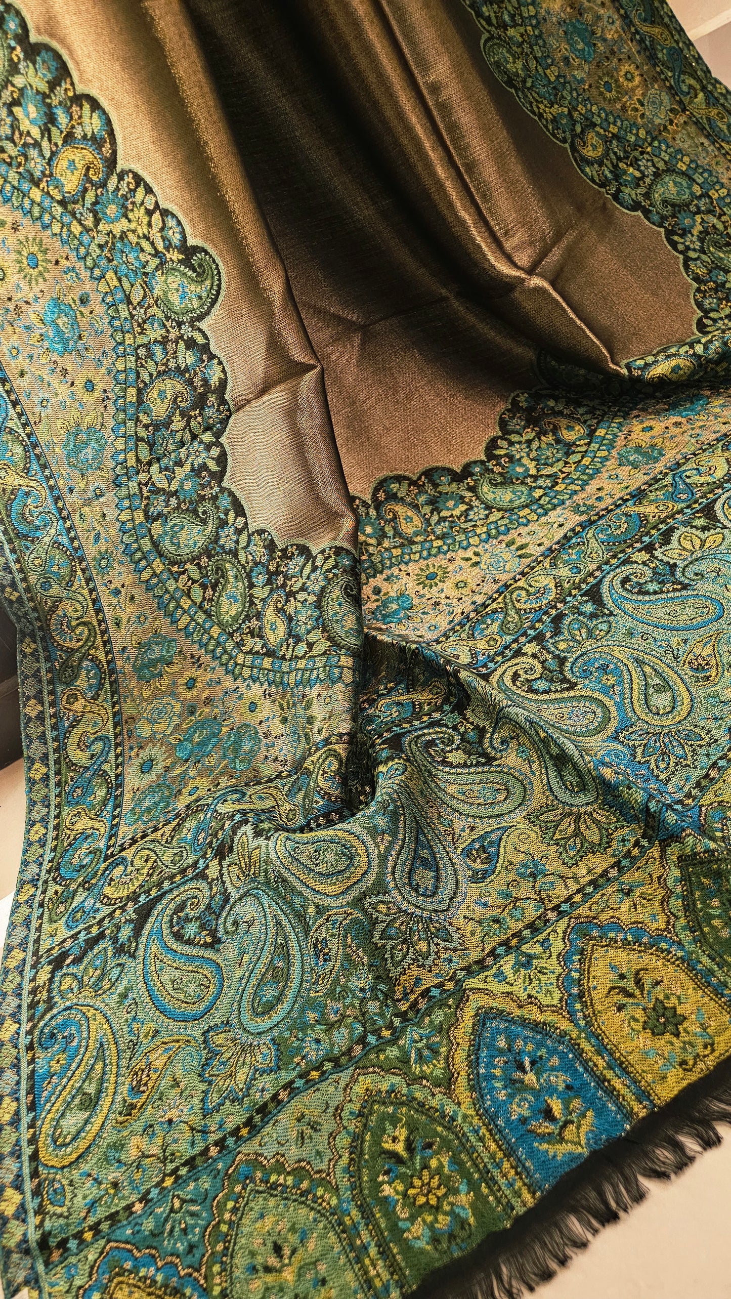 Reversible moonlight kaani: Shawl