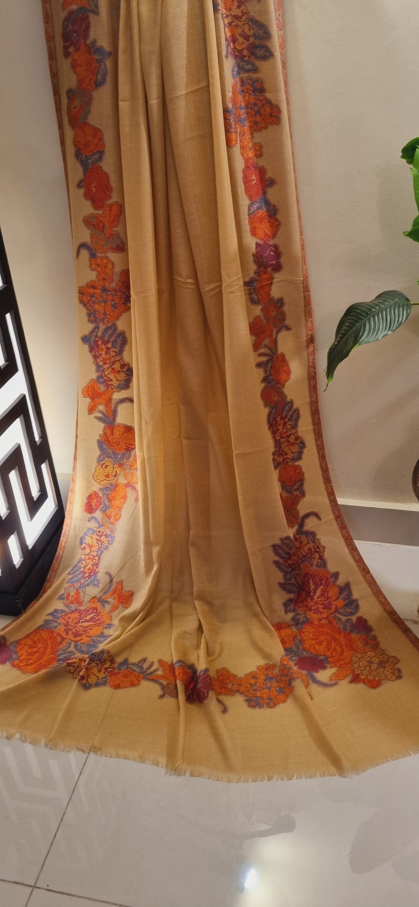Woolen pashmina kaani shawl