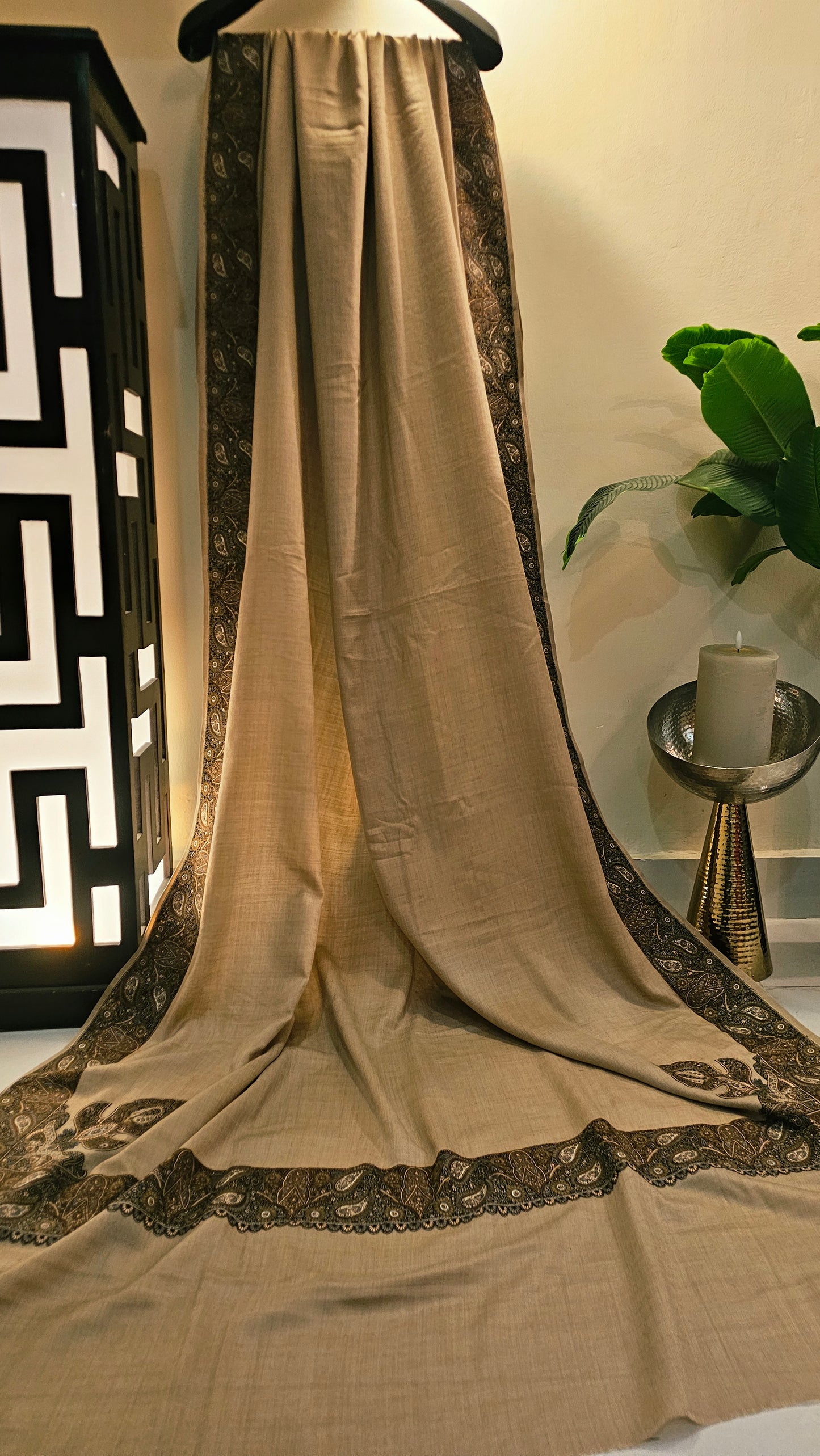 Papermachi embroidered: Pashmina