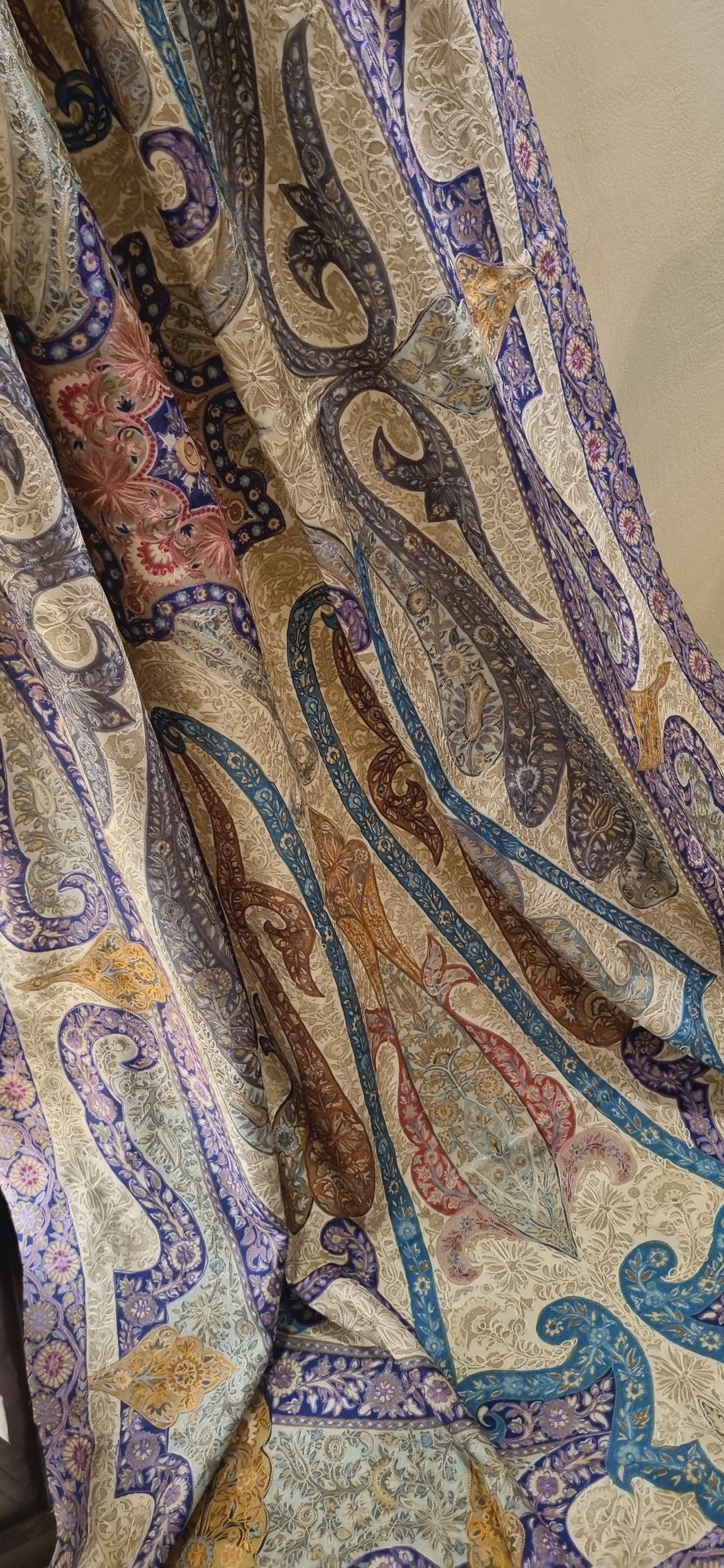 Reelkar embroidered pashmina