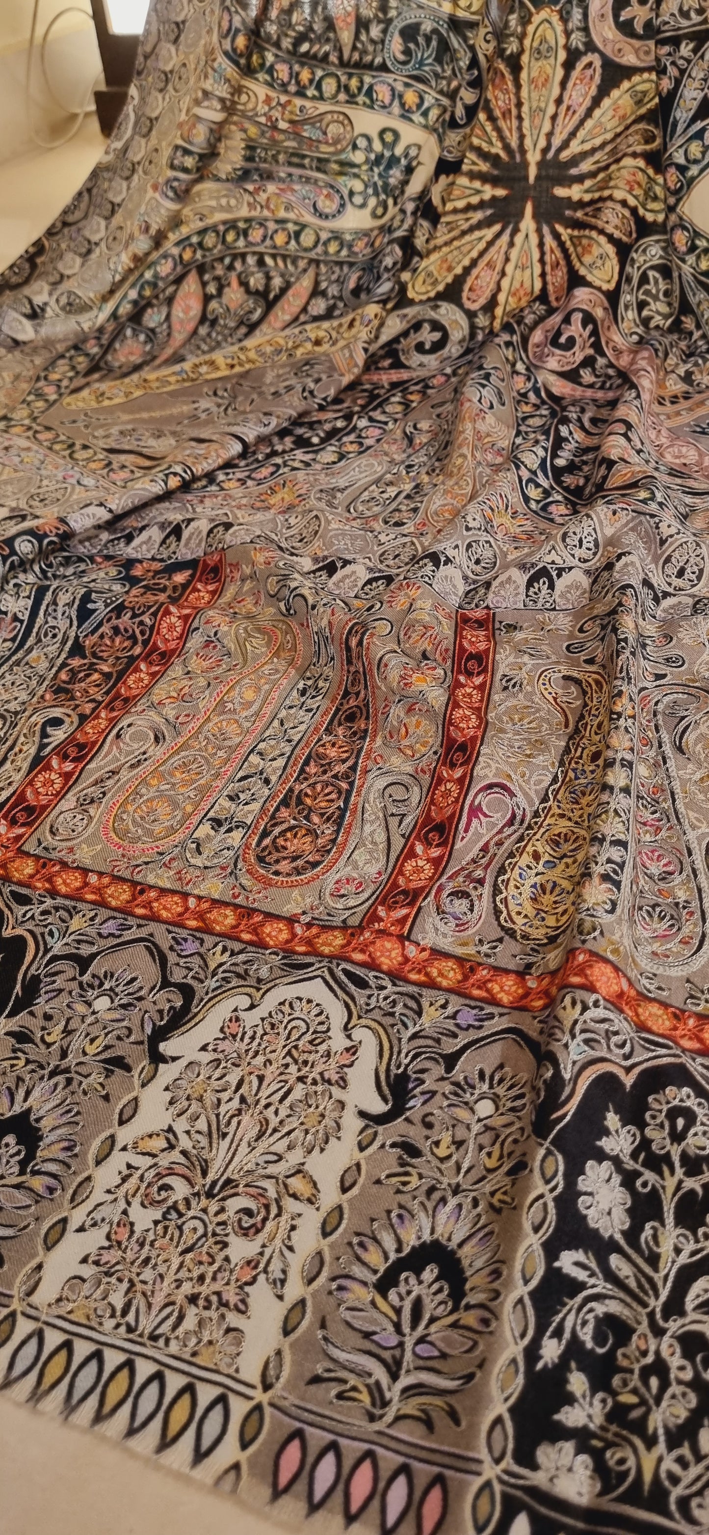 Reelkar embroidered pashmina