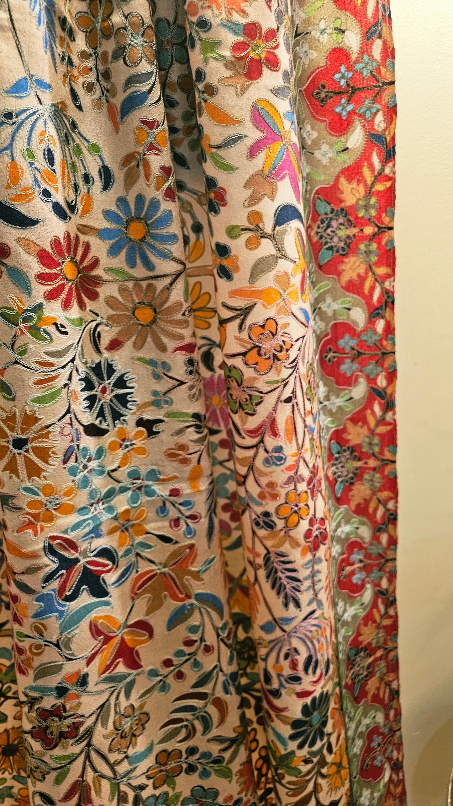 Reelkar embroidered: Pashmina