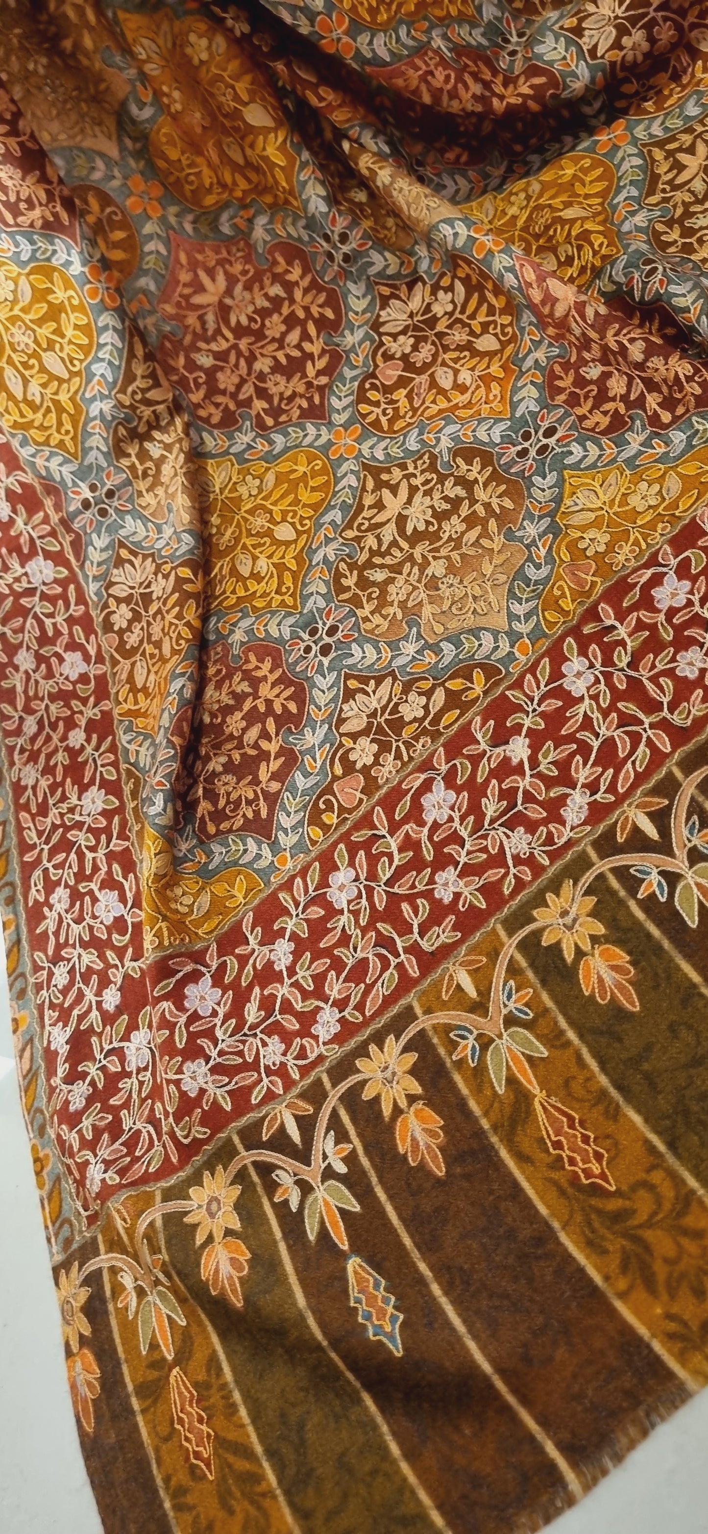 Reelkar embroidered pashmina