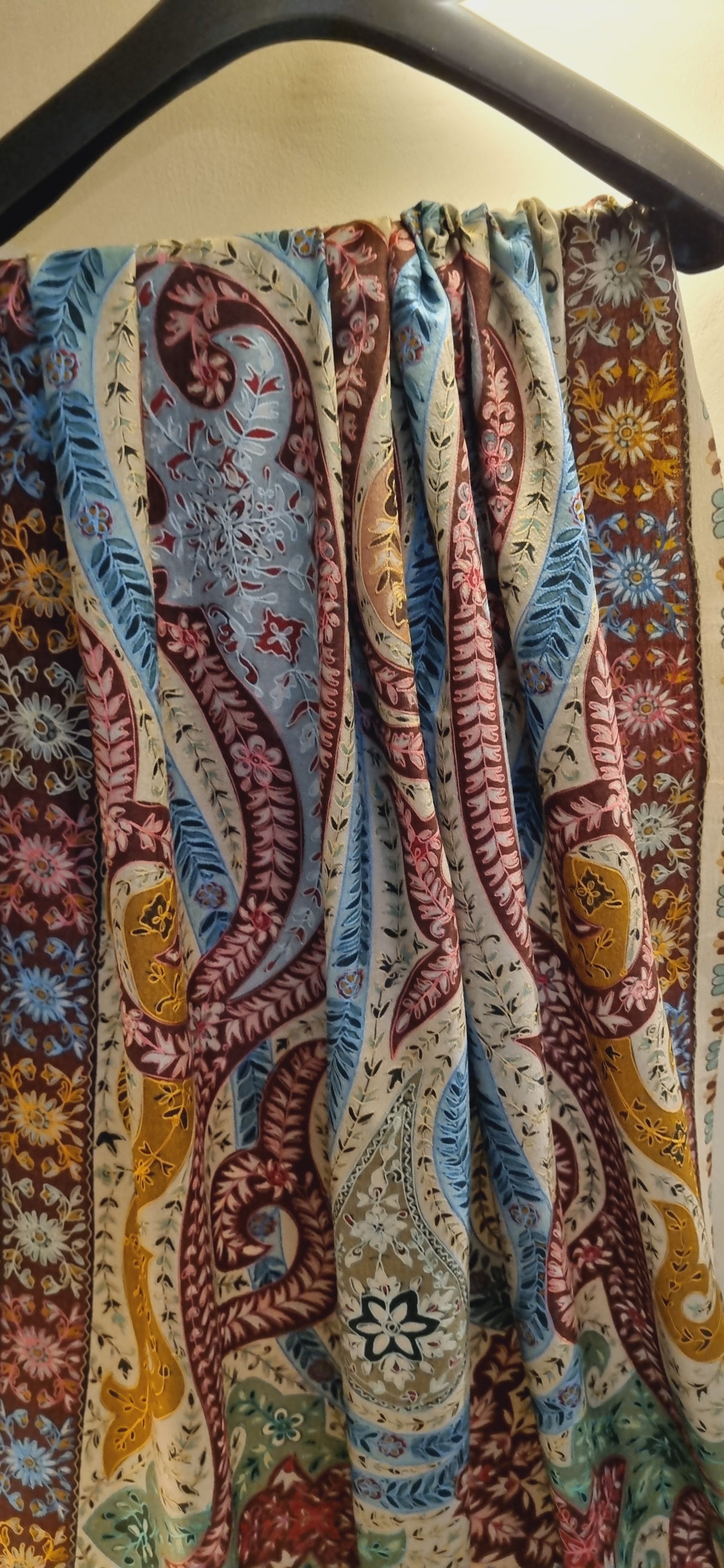 Reelkar embroidered pashmina