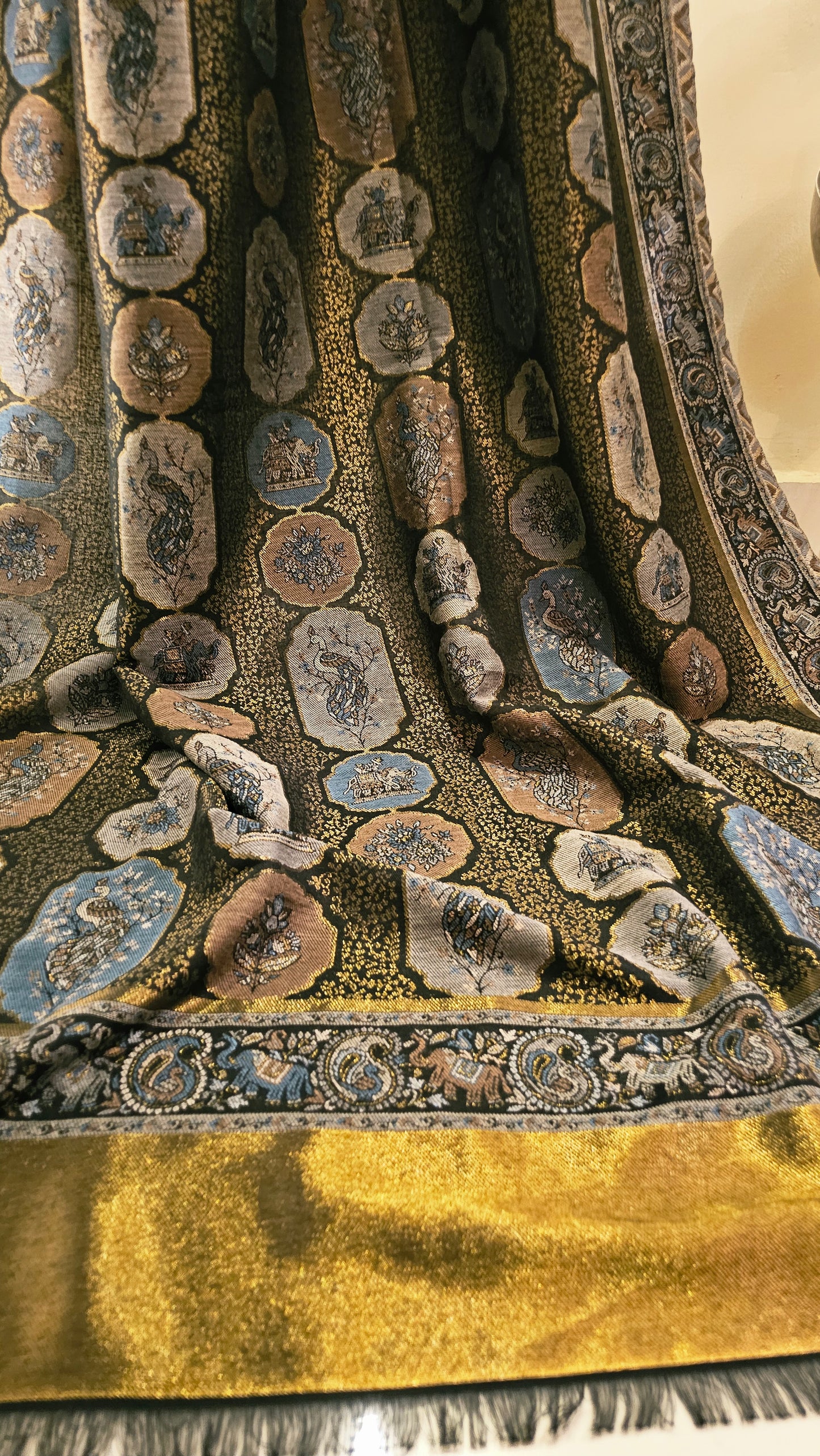 Moonlight kaani shawl: Pashmina