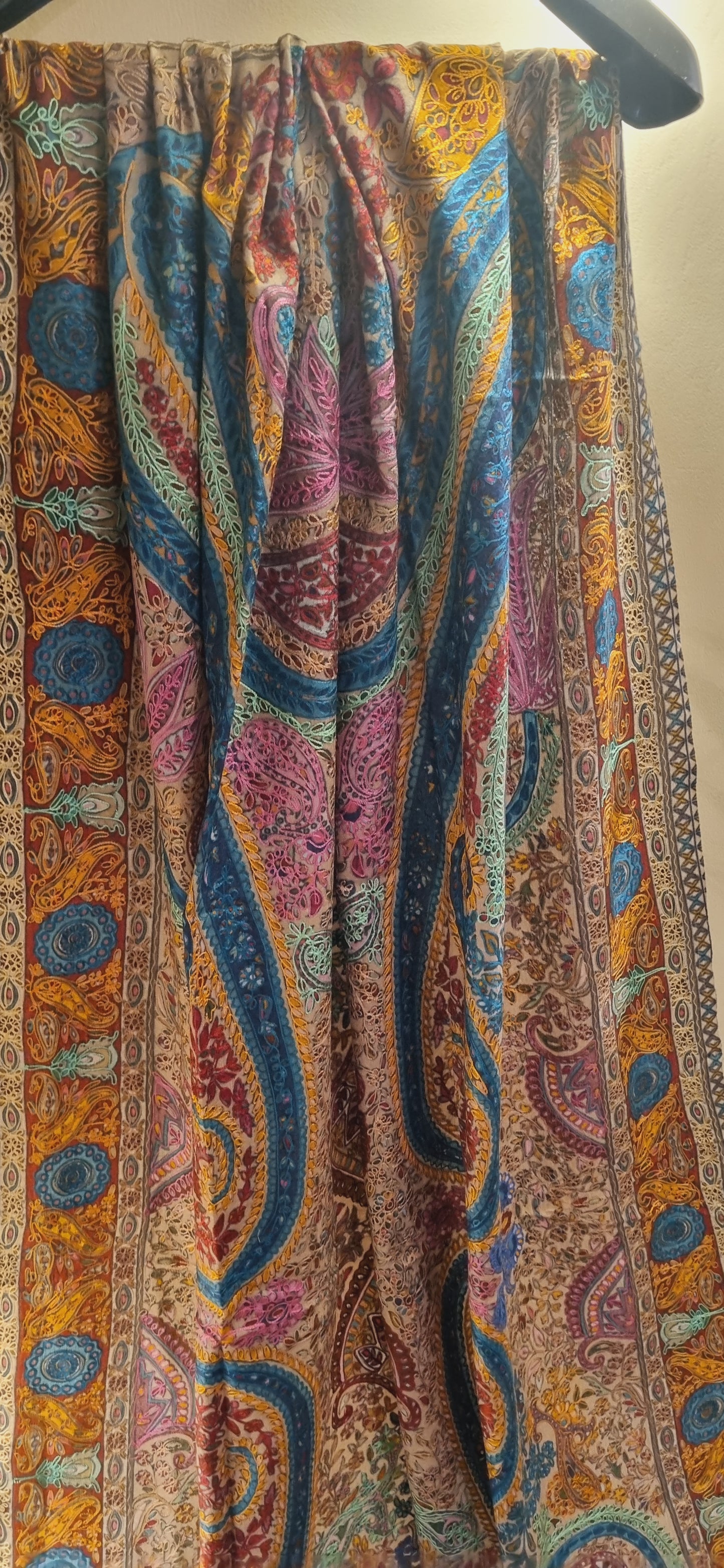 Reelkar embroidered pashmina shawl