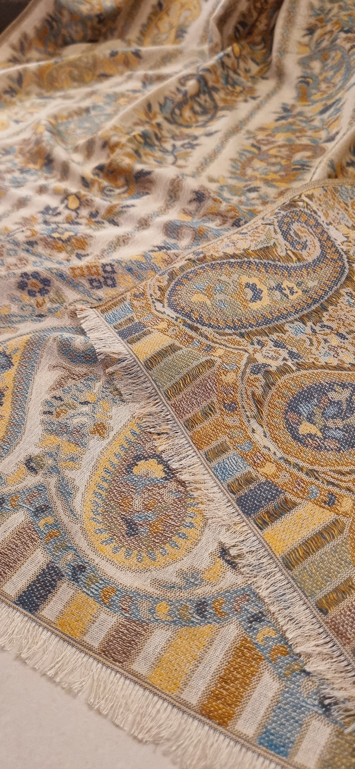 Woollen pashmina kaani shawl