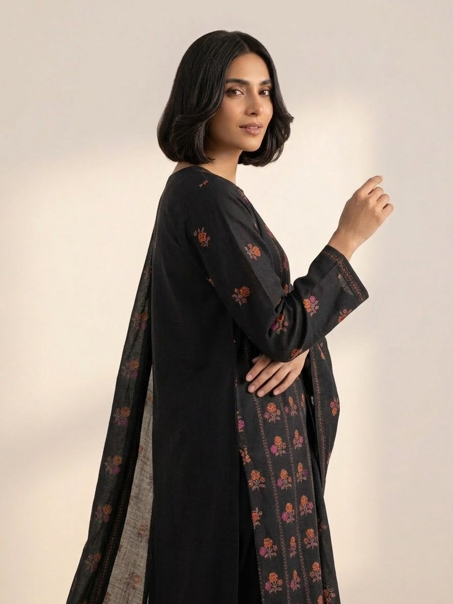 Embroidered suit: karandi khadar