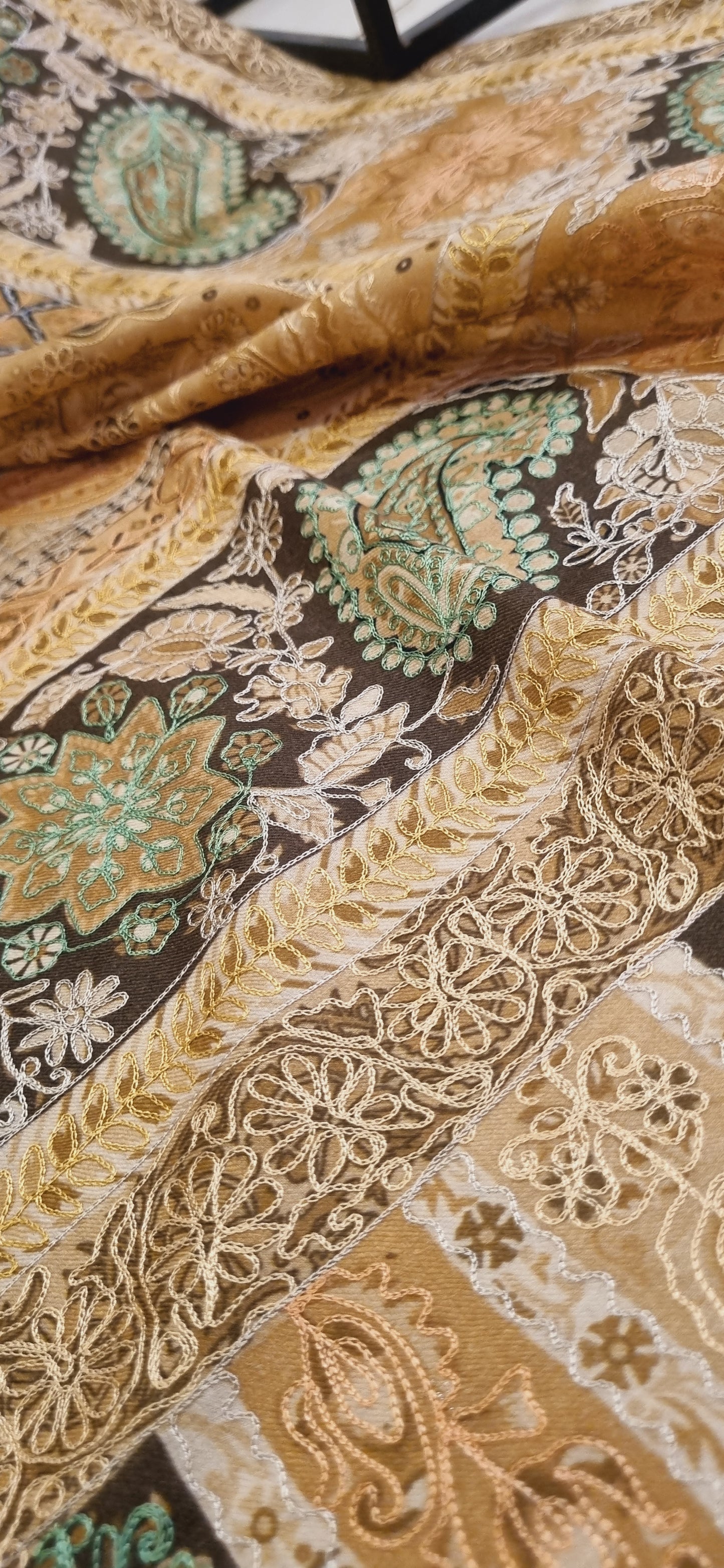 Reelkar embroidered pashmina