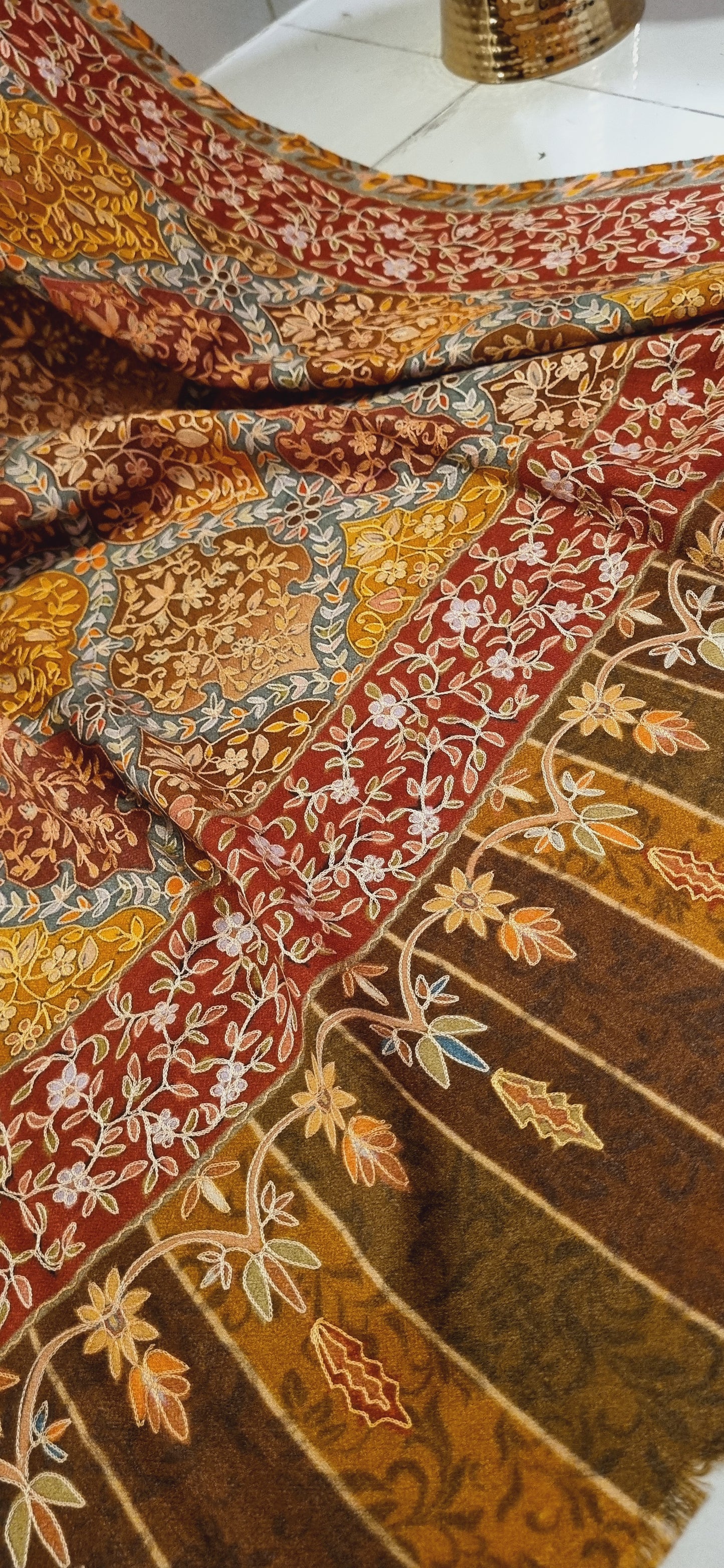 Reelkar embroidered pashmina