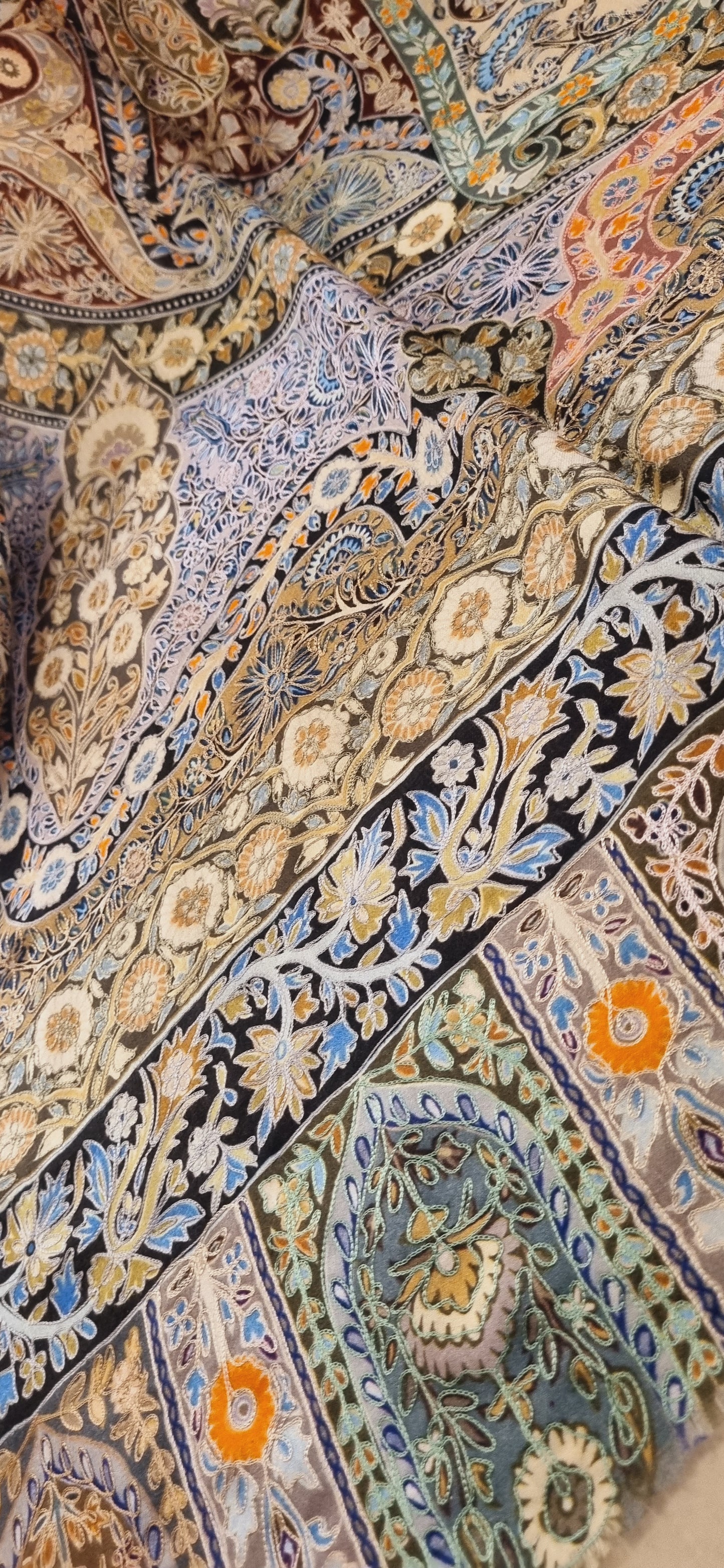 Reelkar embroidered pashmina