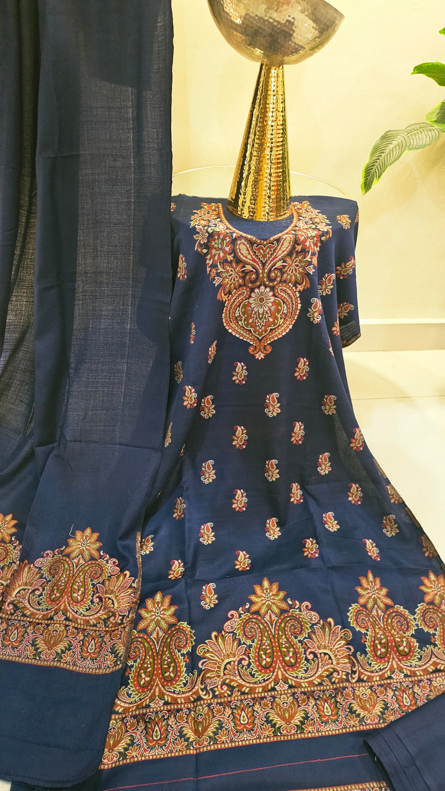 Kaani suit: Pashmina