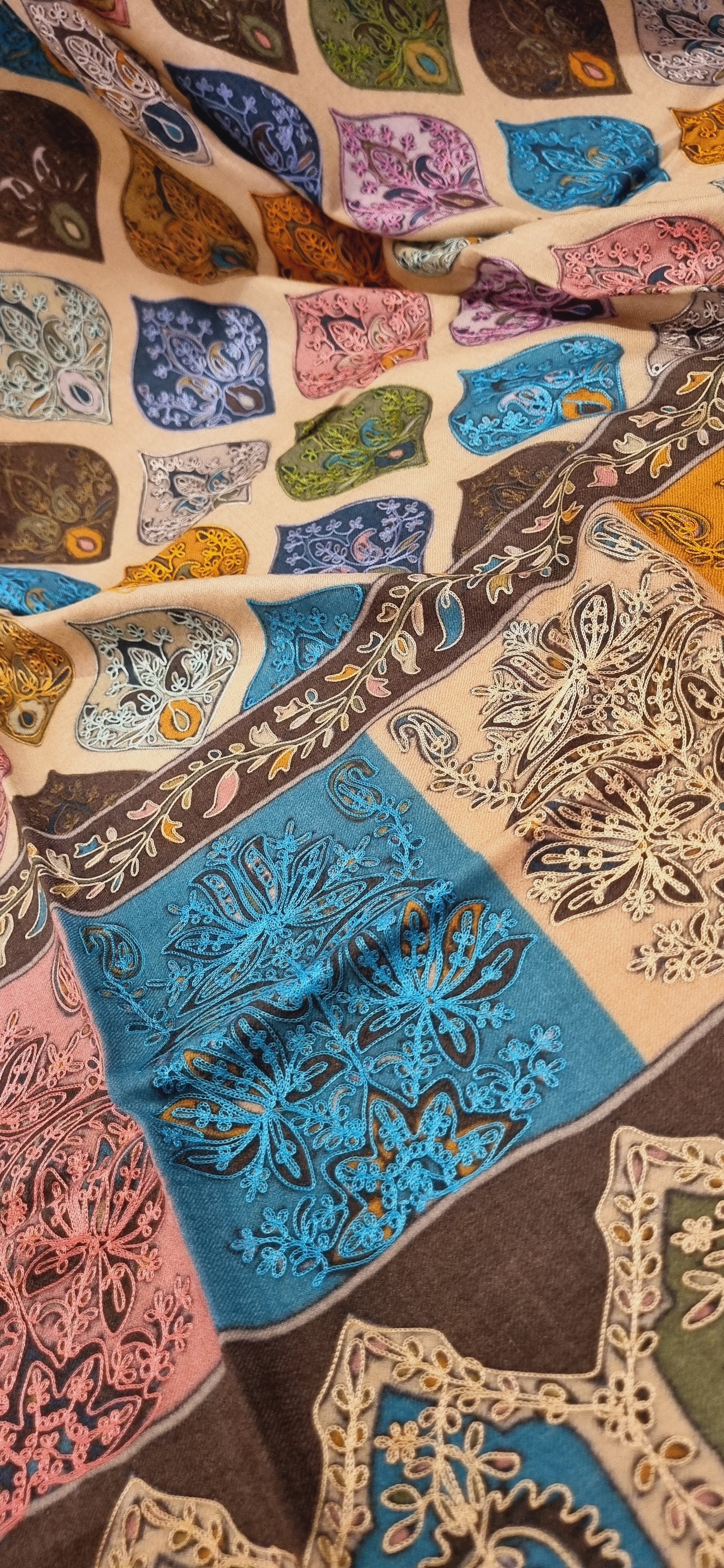 Reelkar embroidered pashmina