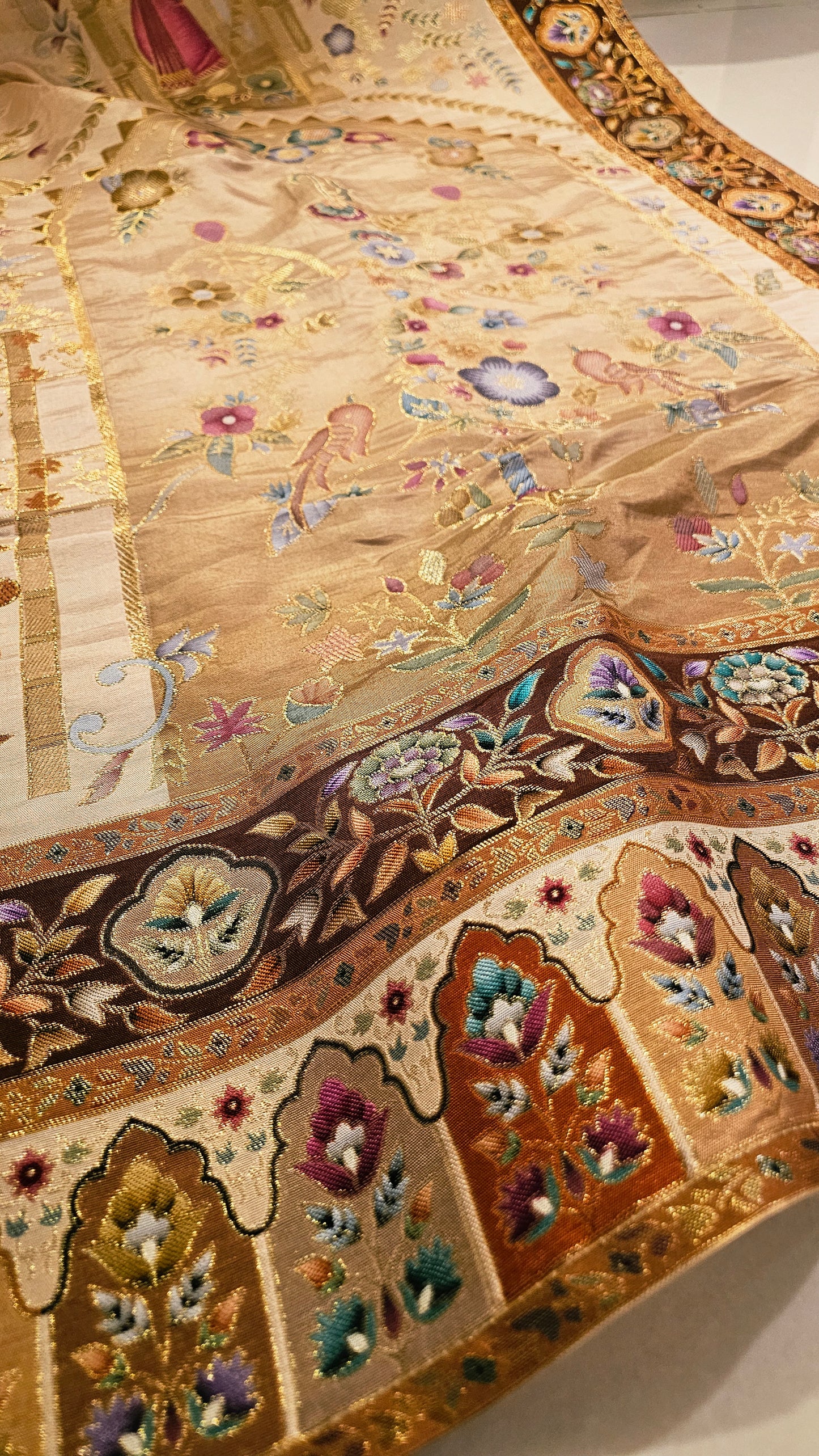 Meenakari shawl:Patola silk