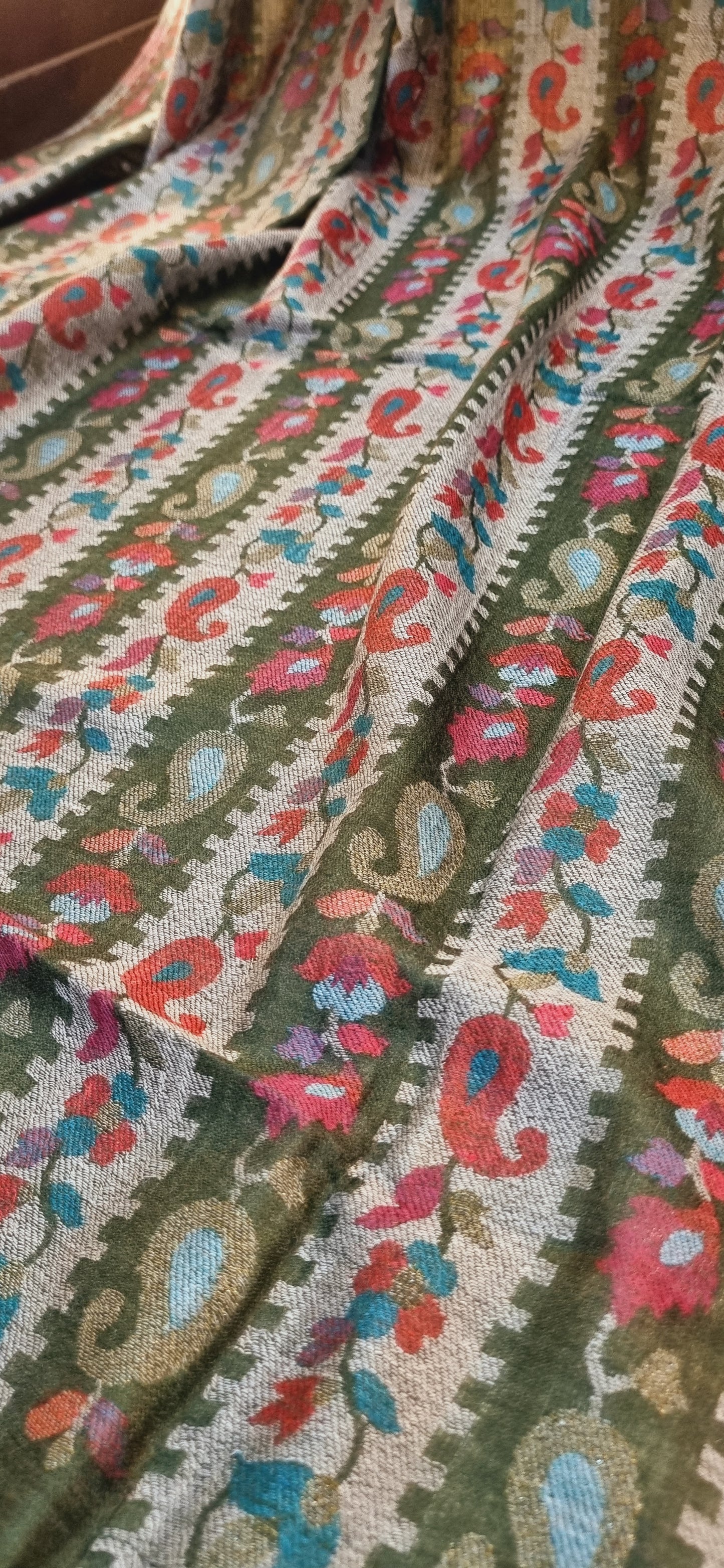 Toosh kaani shawl