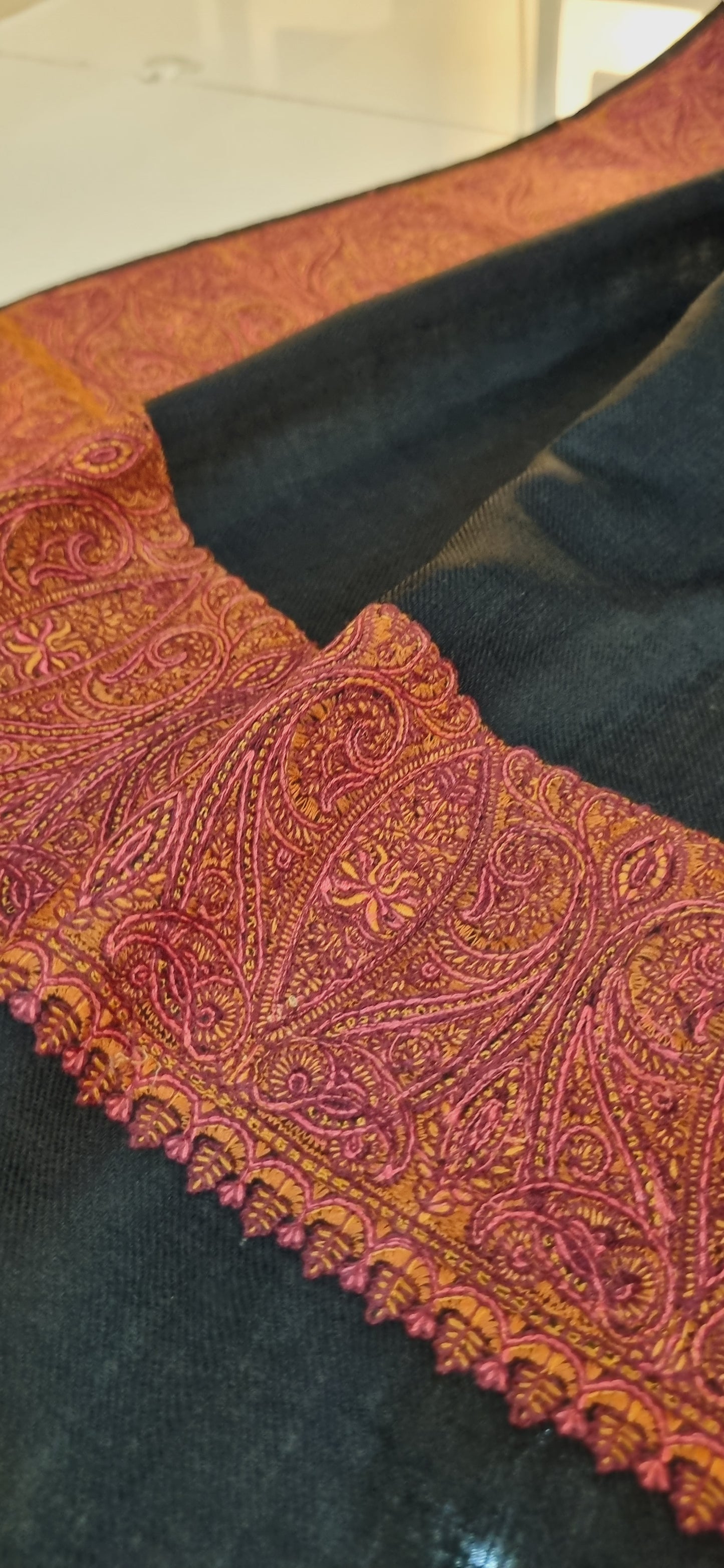 Papermachi pashmina