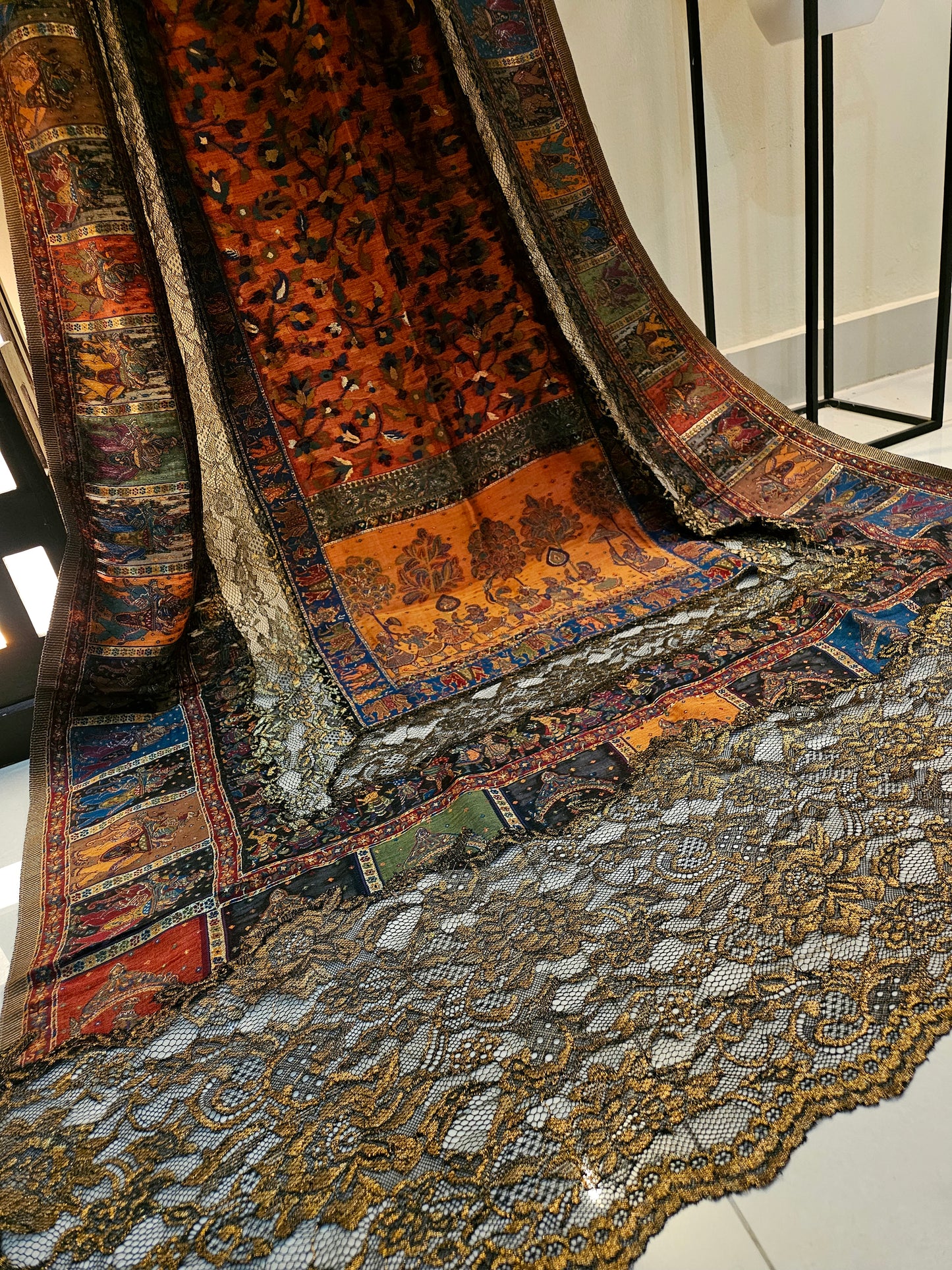 Silk kaani shawl with chantilly