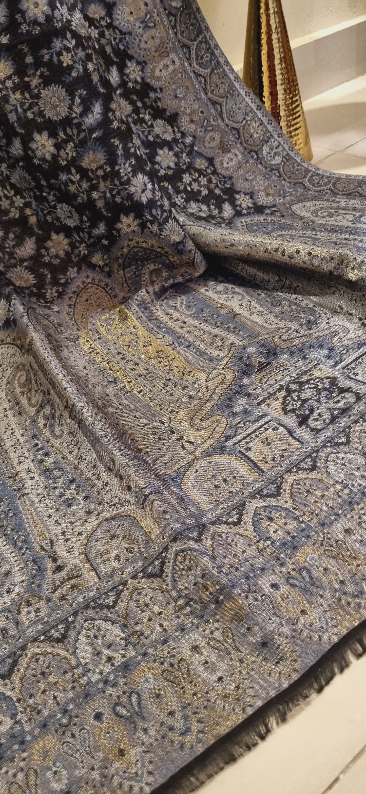 Reversible Moonlight gandhara kaani shawl