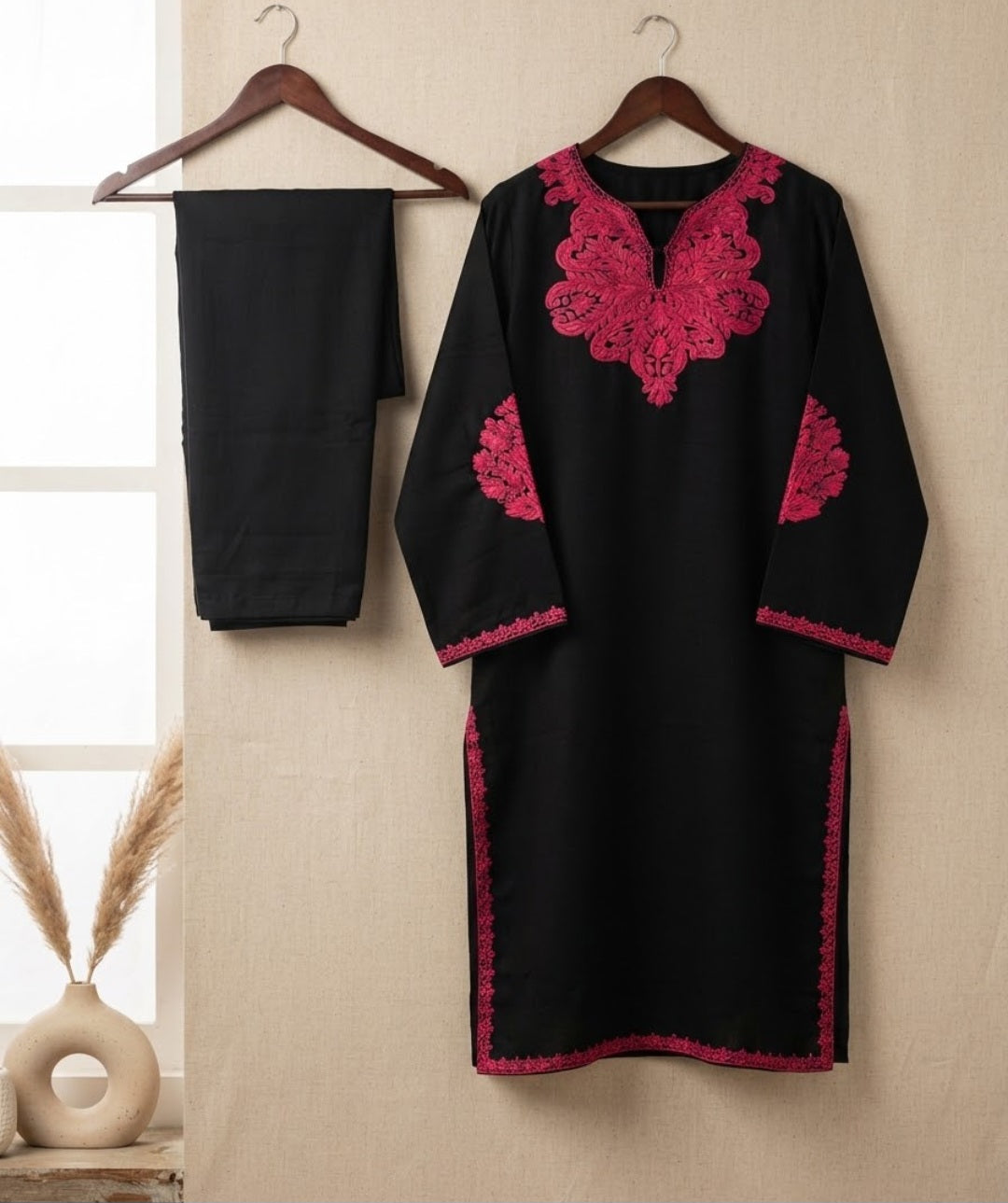 Embroidered kurta trouser: Pashmina