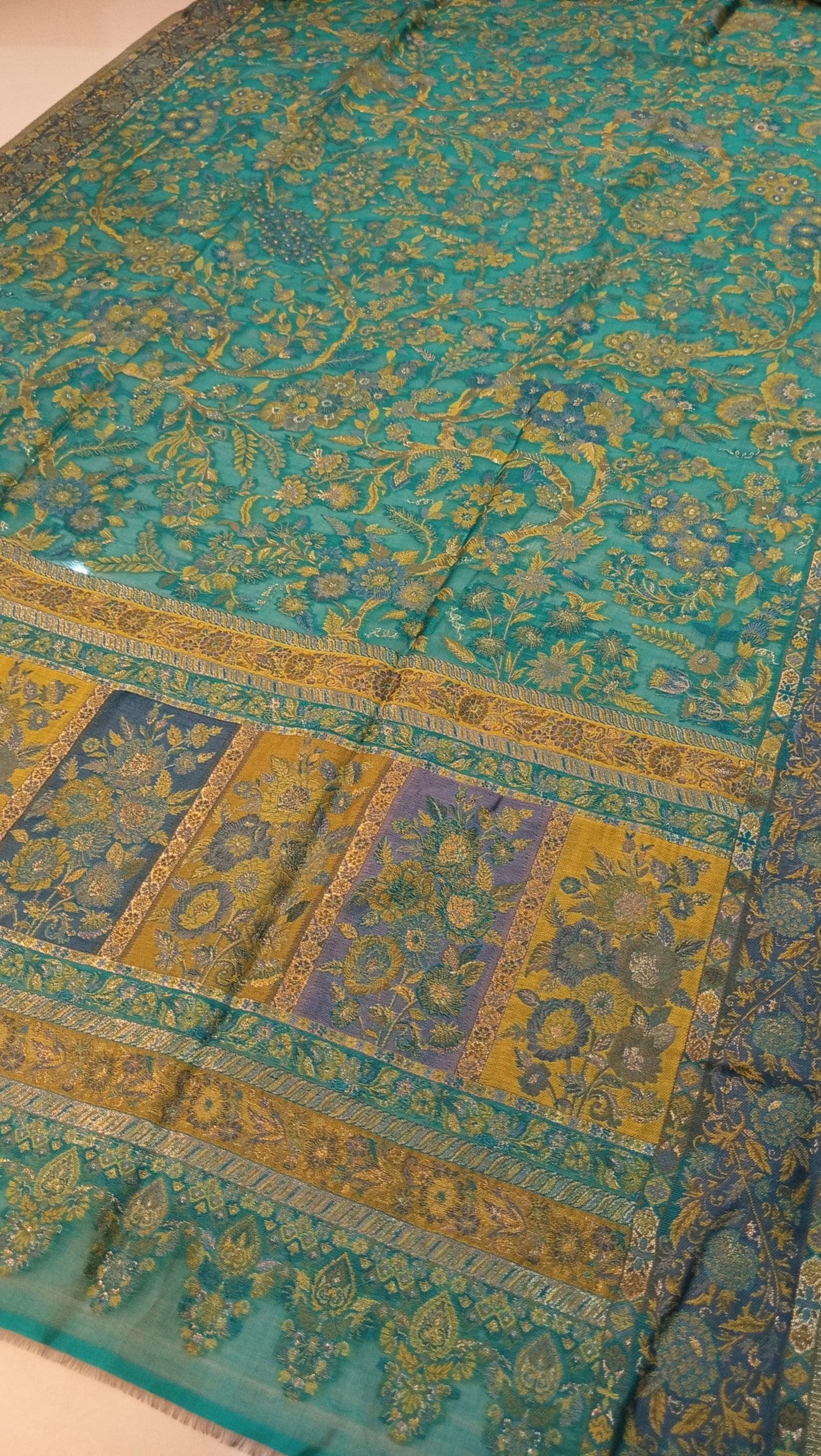 Kaani shawl: Silk