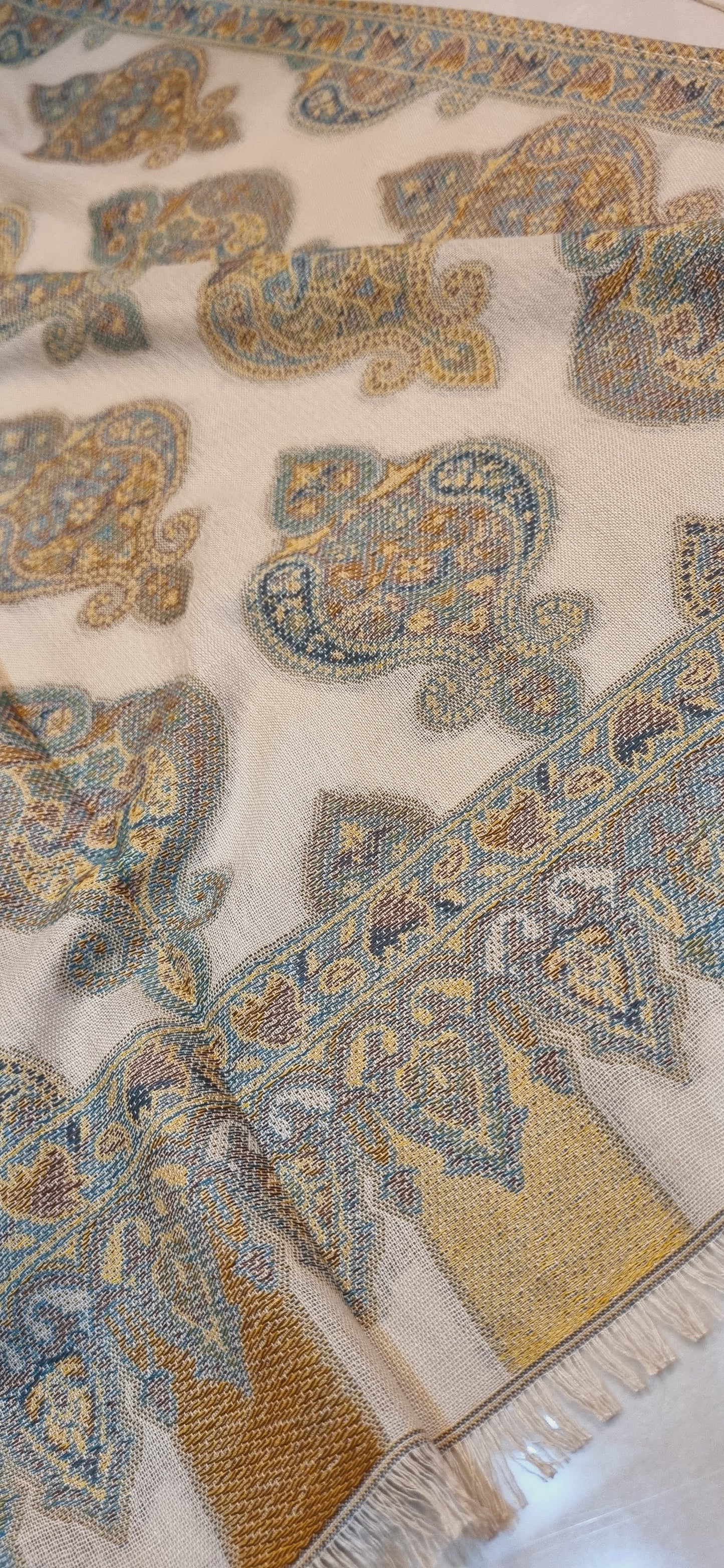 Woollen pashmina kaani shawls