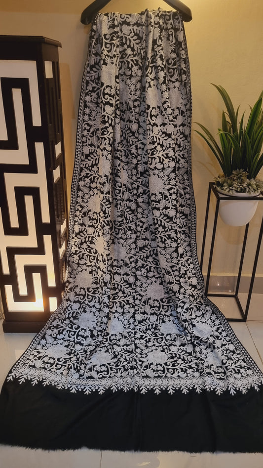 Embroidered pashmina shawl