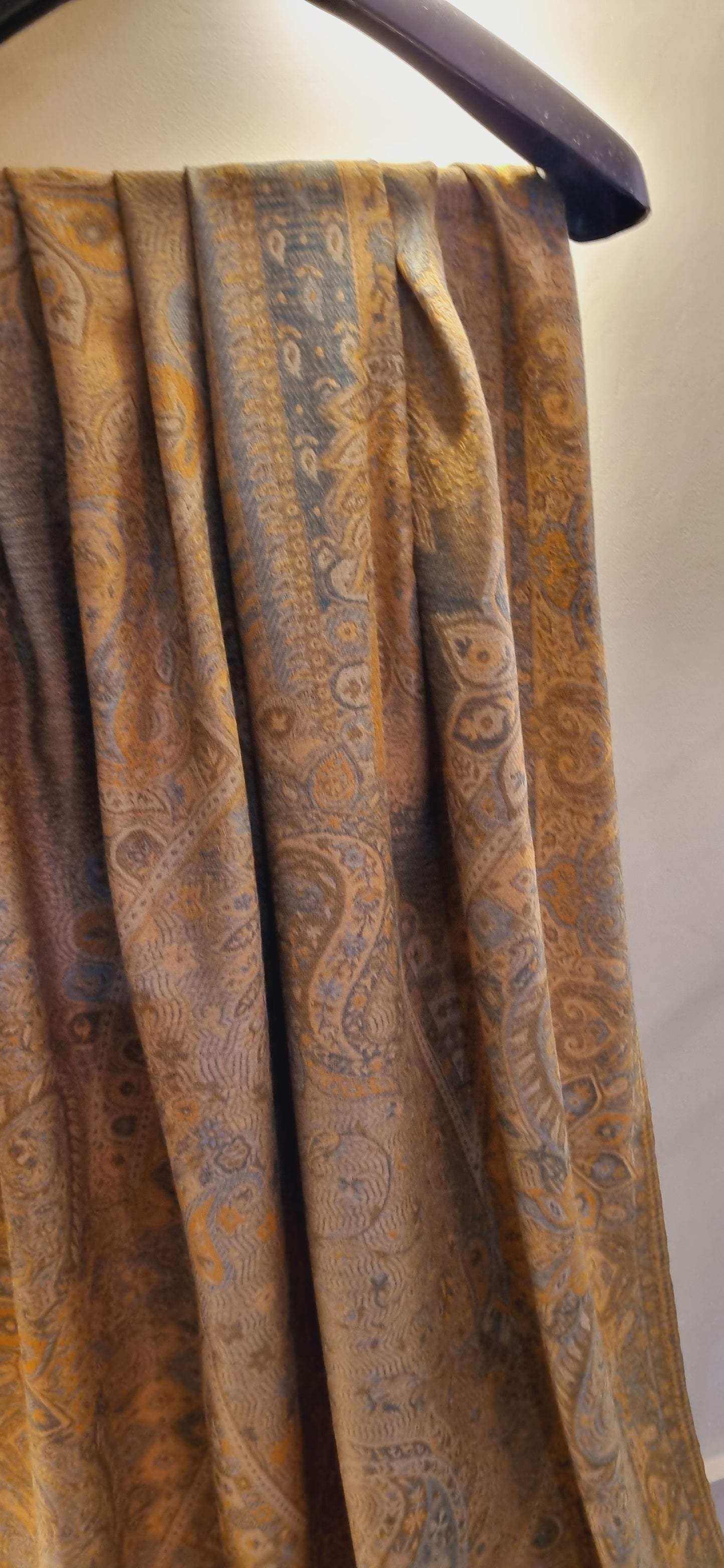 Woolen pashmina kaani shawl