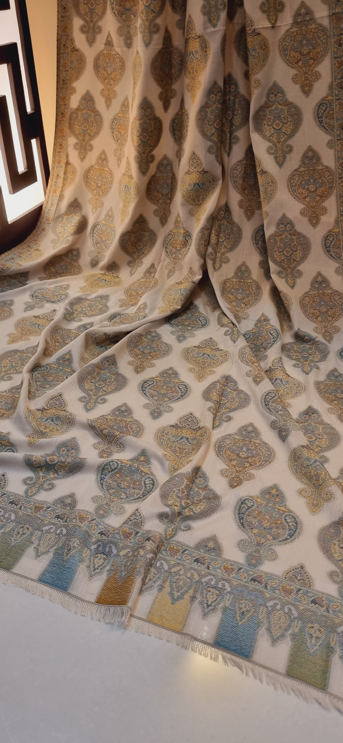 Woollen pashmina kaani shawls