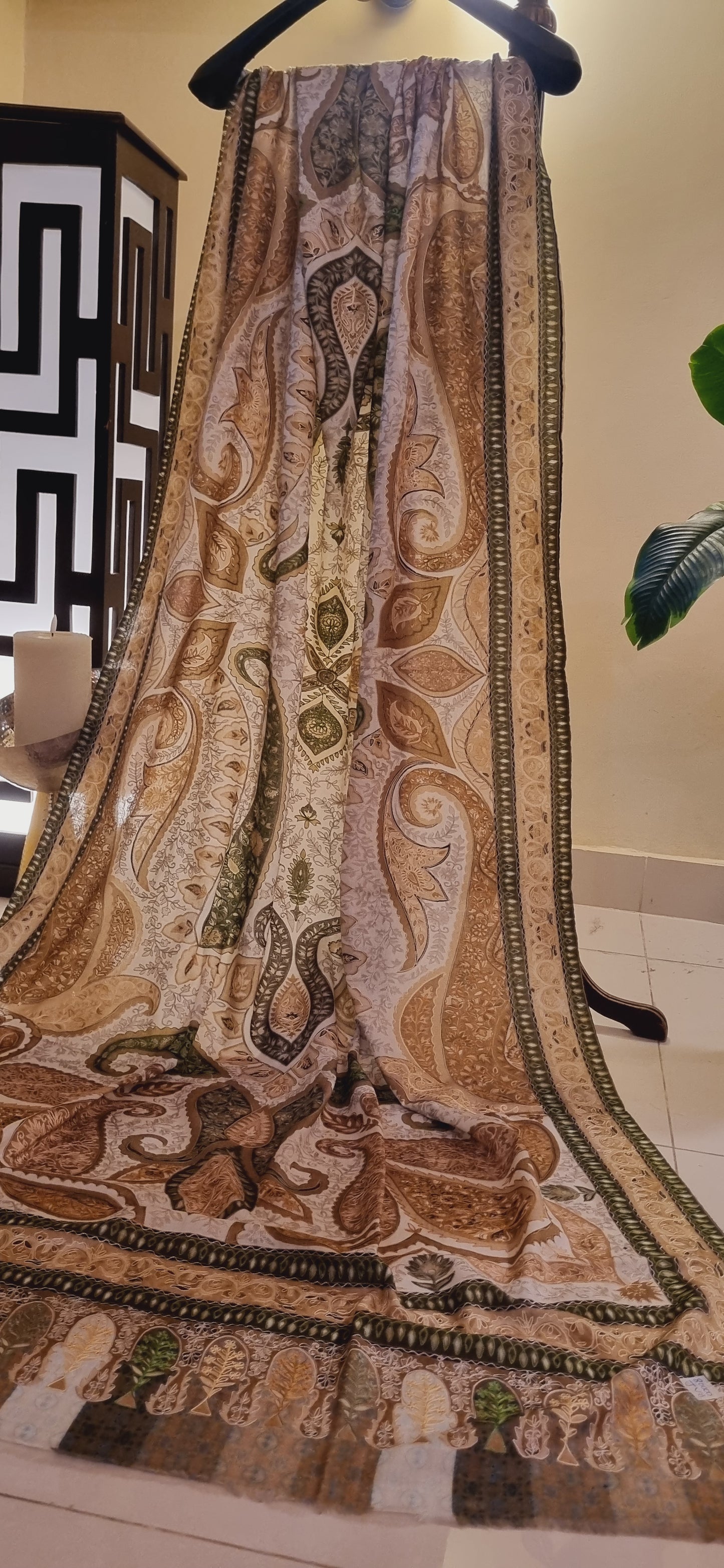 Reelkar embroidered pashmina