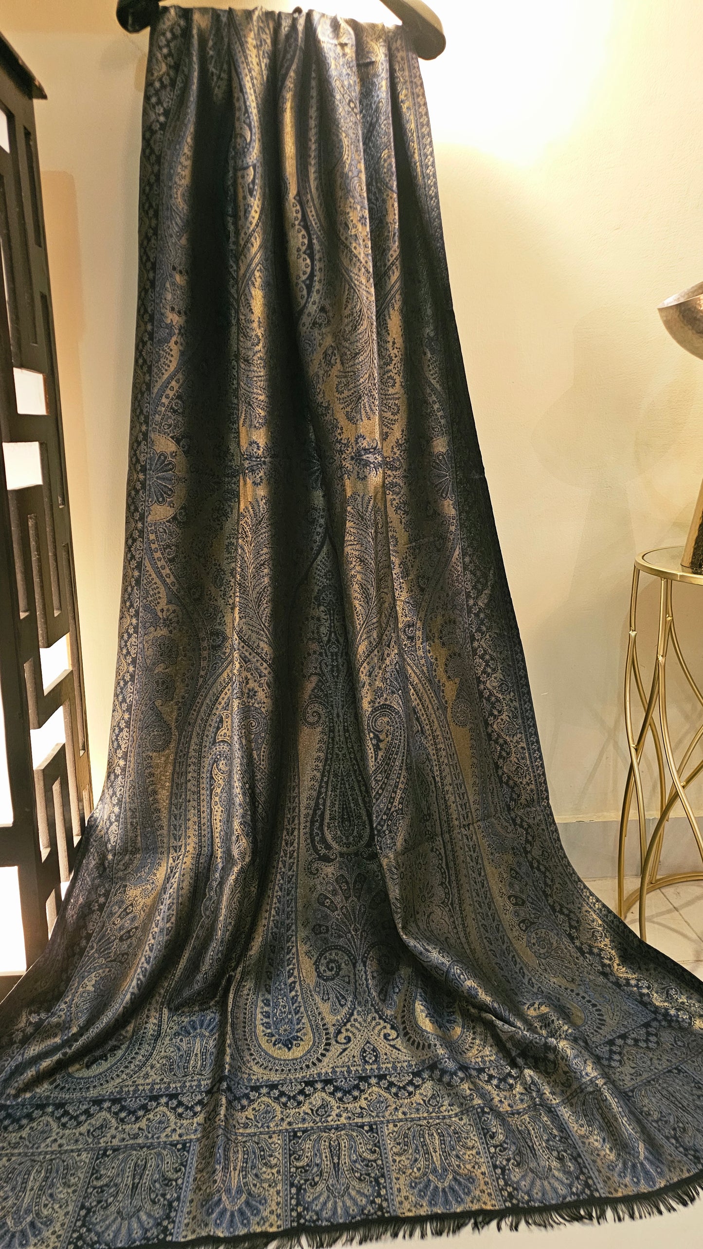 Reversible moonlight kaani: kanji varam